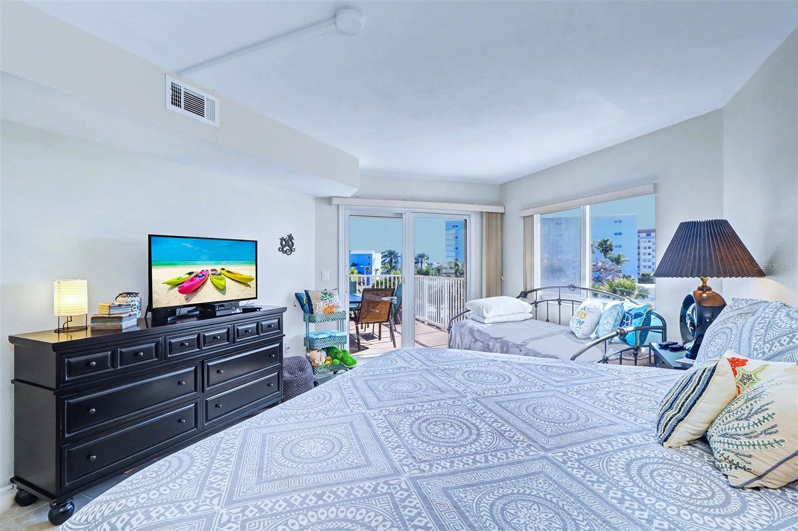 18400 GULF BLVD #1302 — photo 23