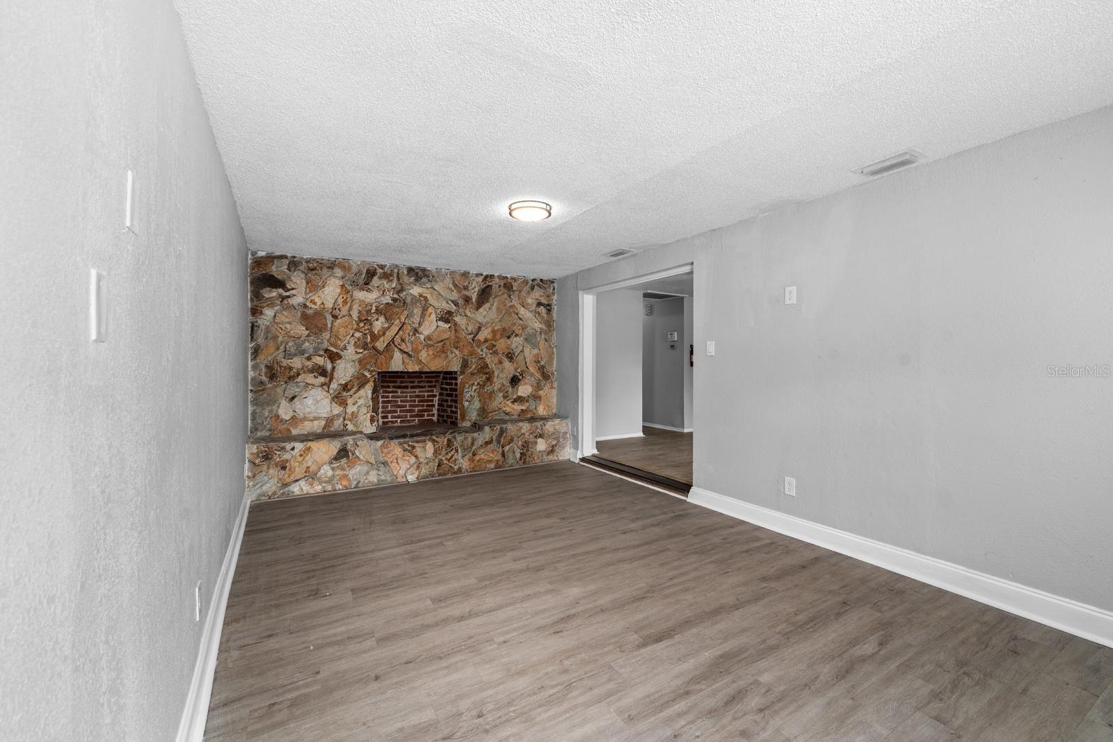 4220 E POWHATAN AVE — photo 8