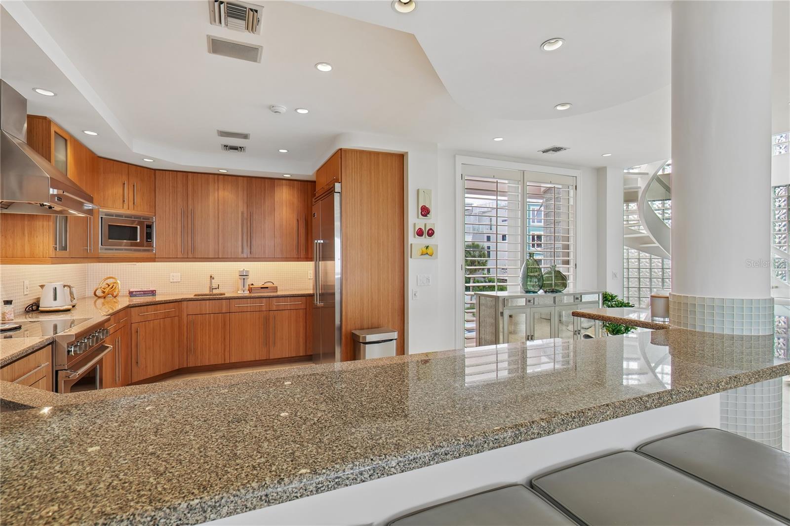 648 BEACH RD — photo 13
