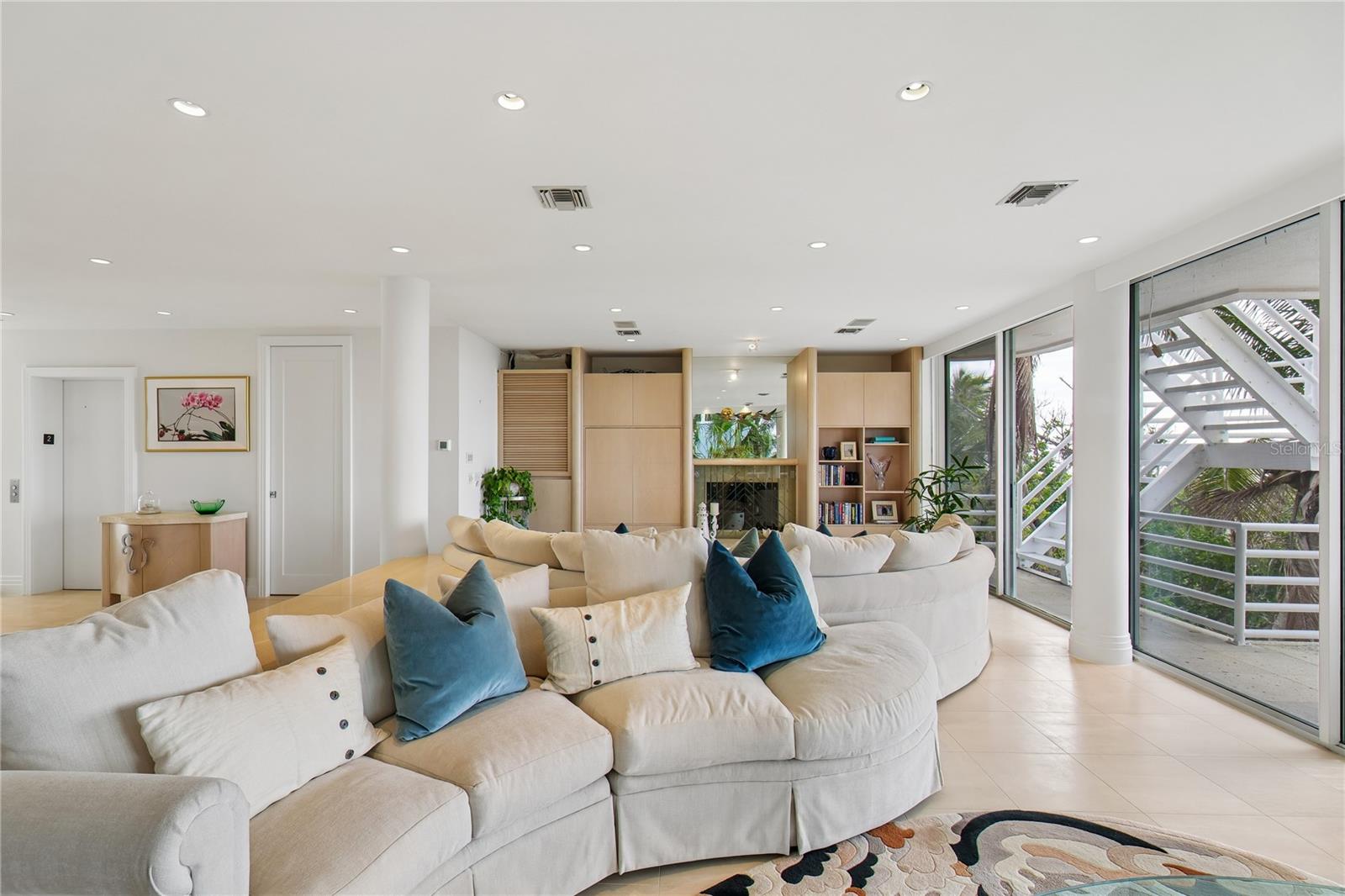 648 BEACH RD — photo 15