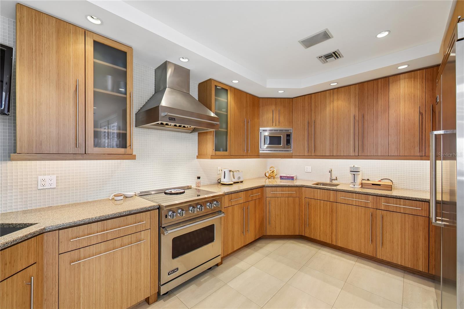 648 BEACH RD — photo 12