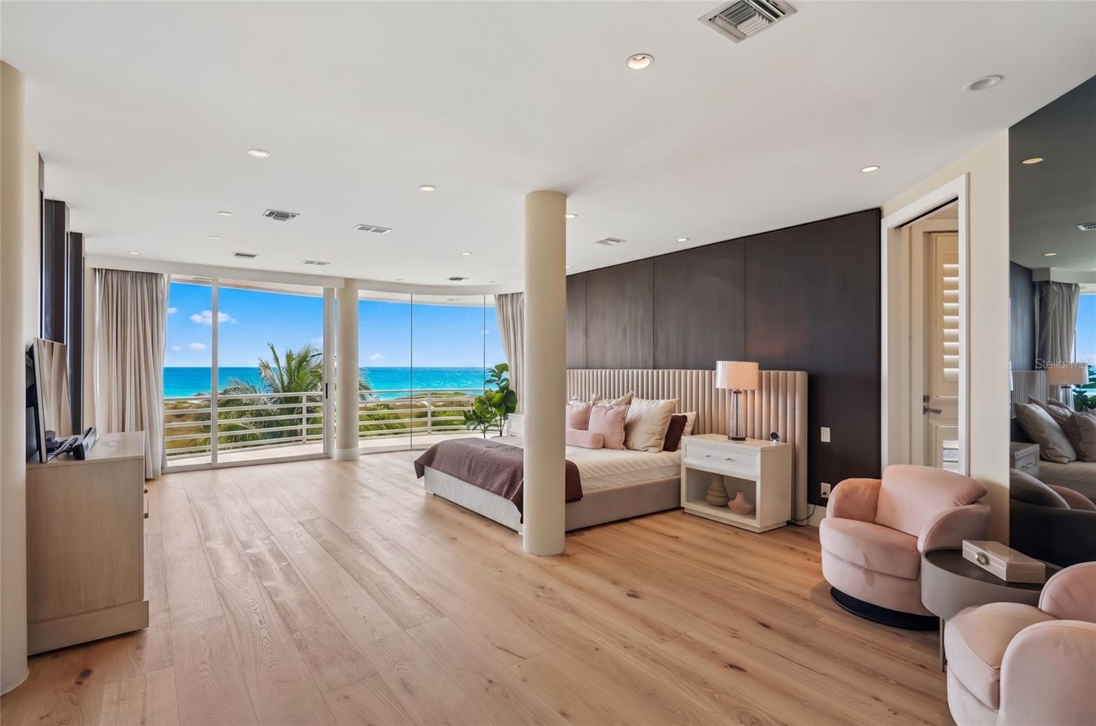 648 BEACH RD — photo 3
