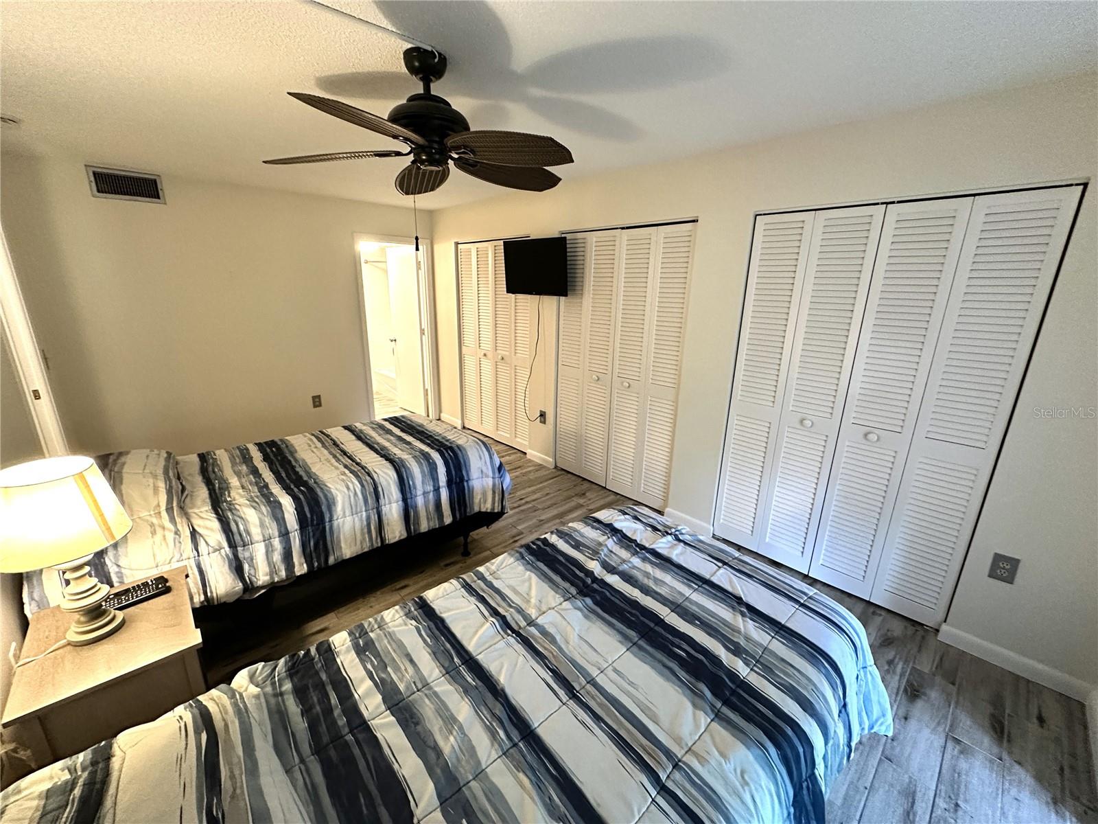 645 WOODLAWN DR — photo 13