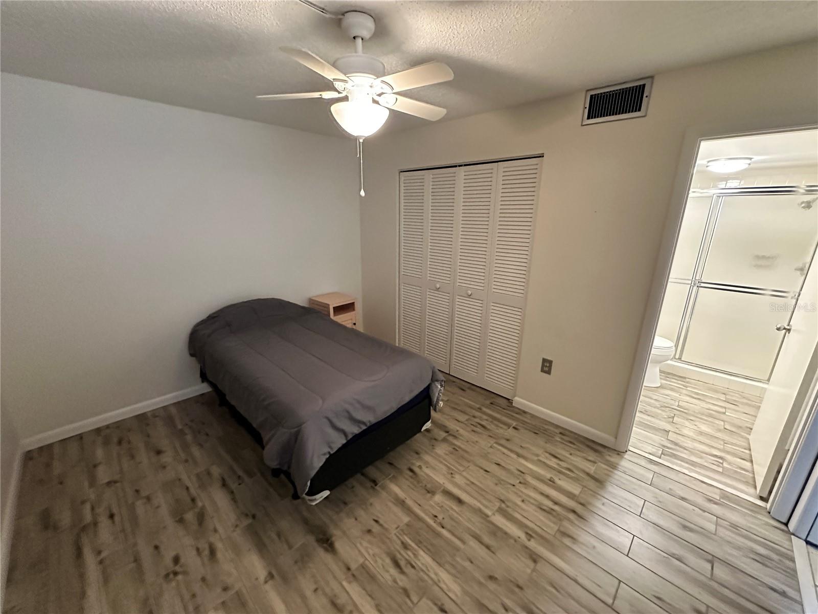 645 WOODLAWN DR — photo 18