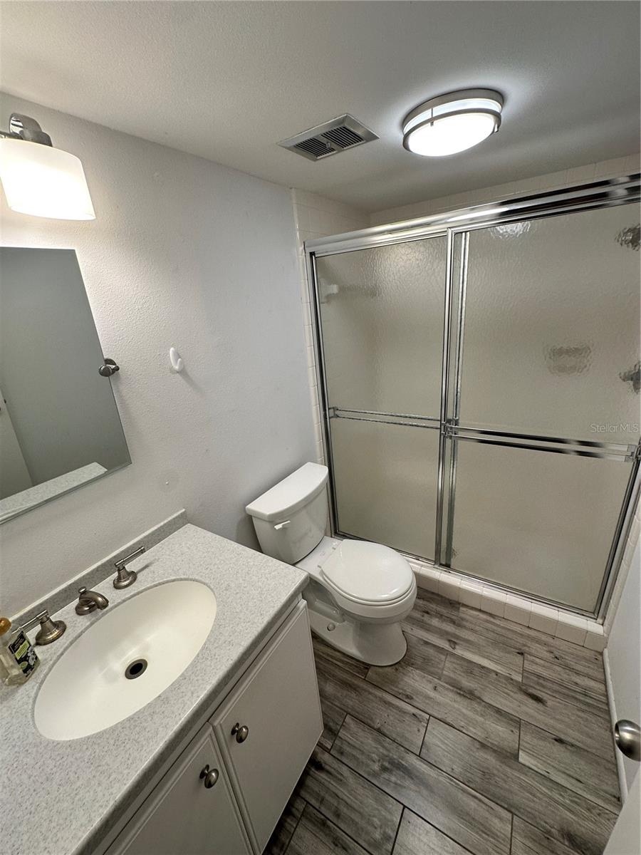 645 WOODLAWN DR — photo 19