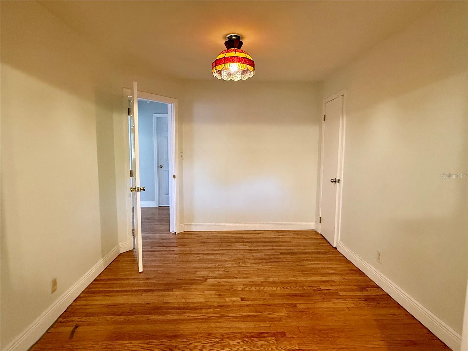 4313 S HUBERT AVE — photo 11