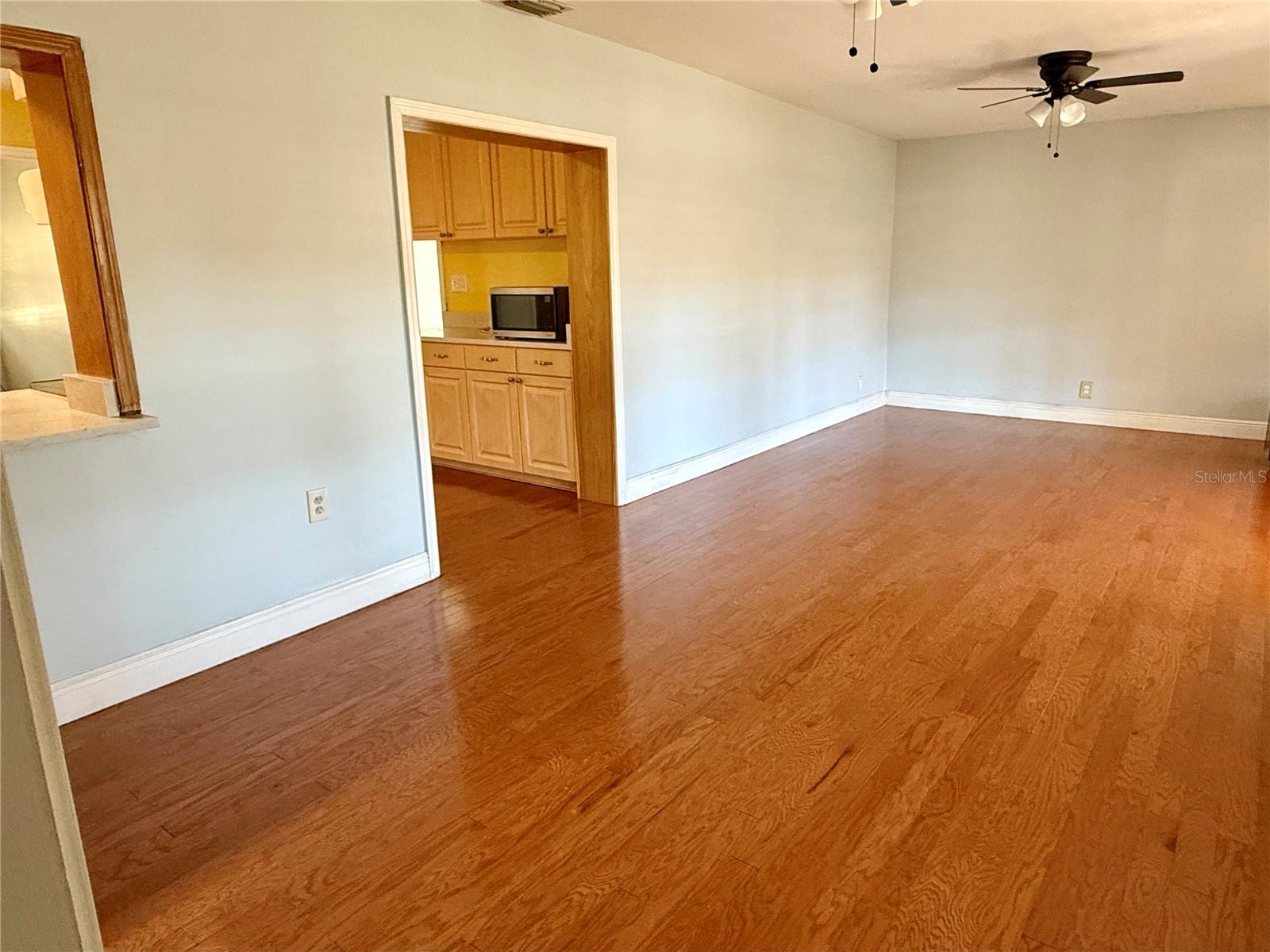 4313 S HUBERT AVE — photo 6