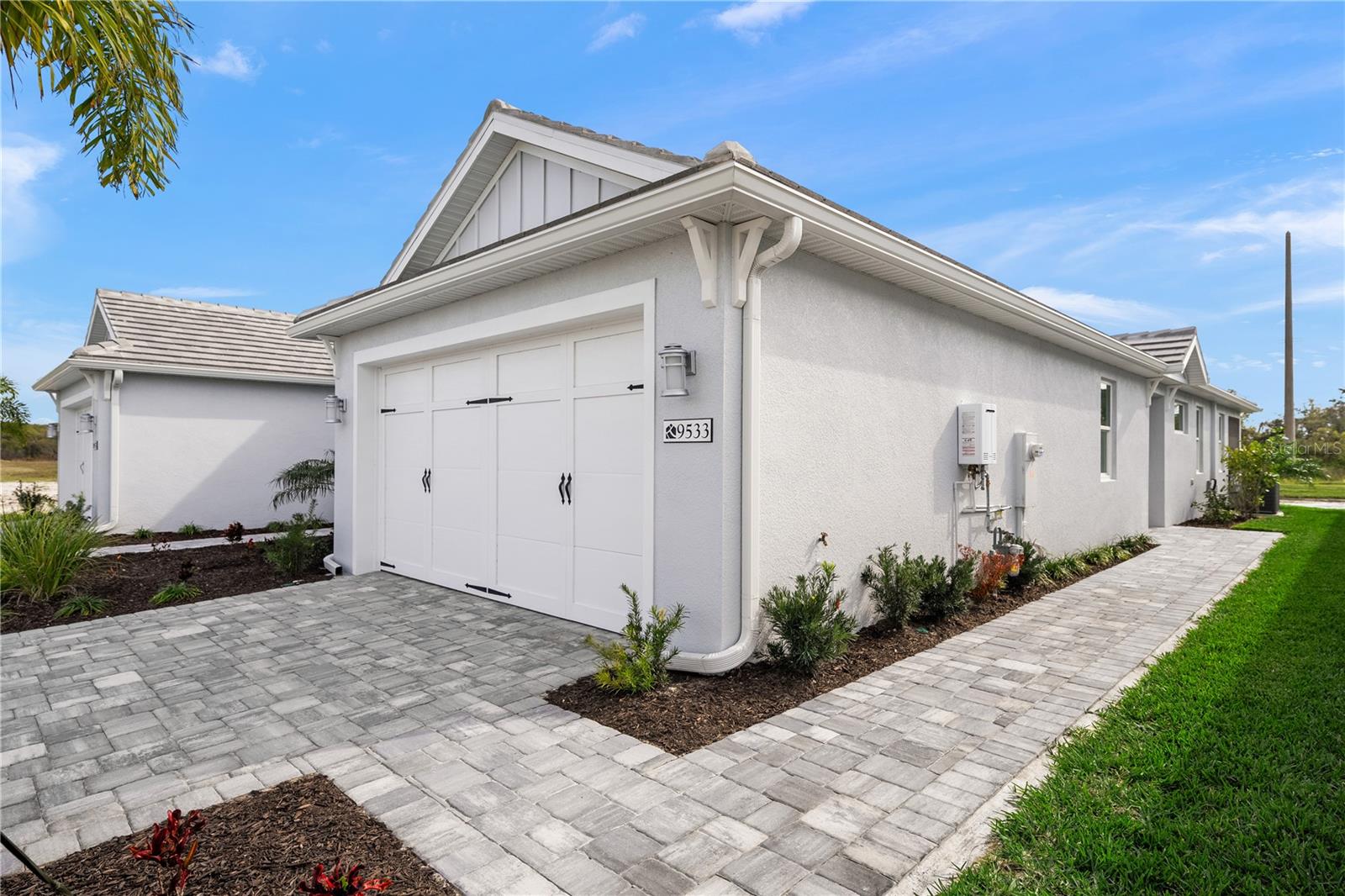 9533 LUNAR DOVE DR — photo 2