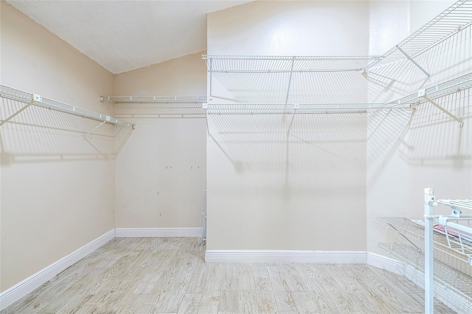15912 ARMISTEAD LN — photo 23
