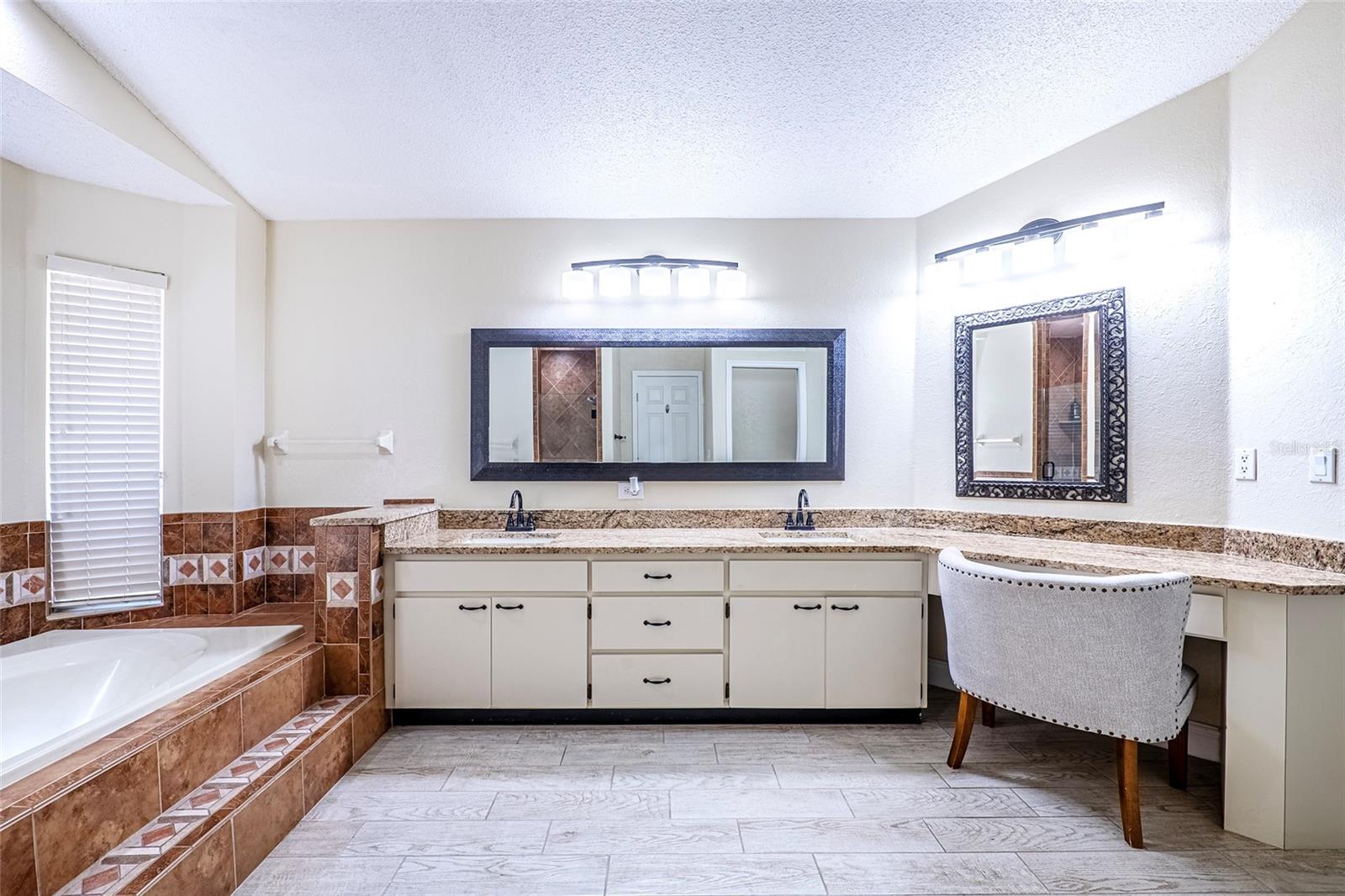 15912 ARMISTEAD LN — photo 25