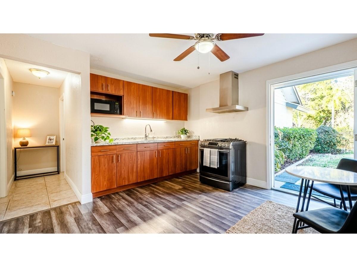 15912 ARMISTEAD LN — photo 36