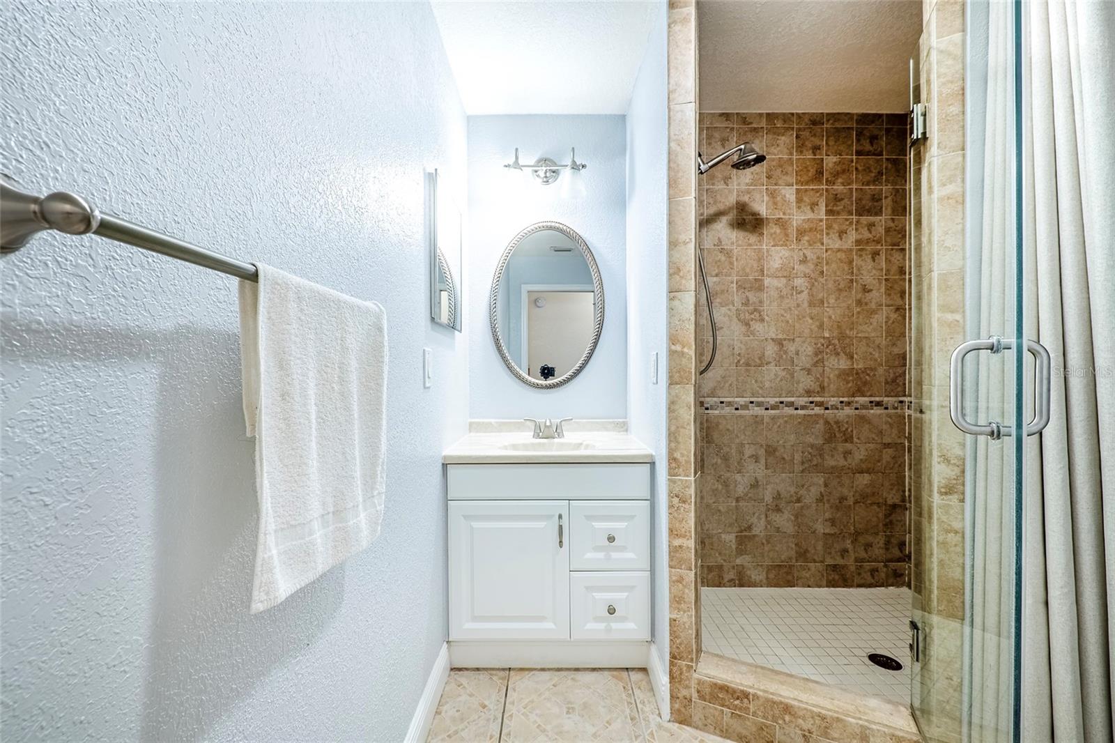 15912 ARMISTEAD LN — photo 41