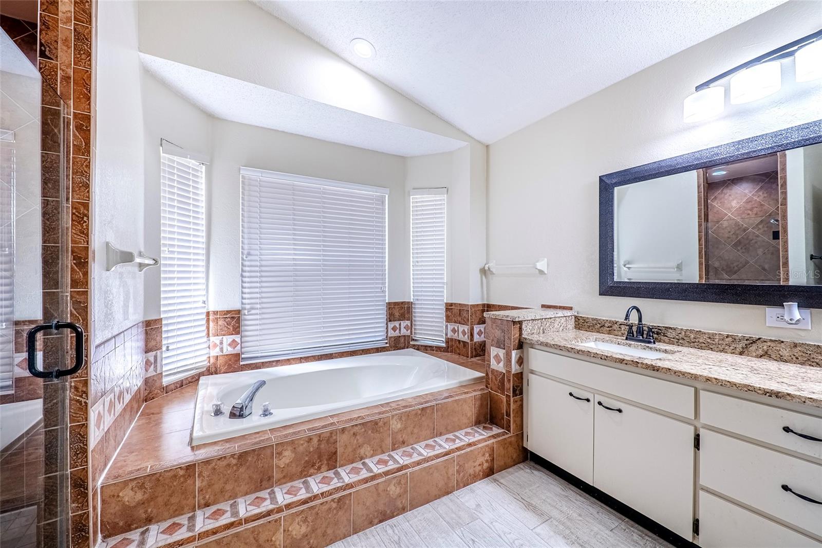 15912 ARMISTEAD LN — photo 26
