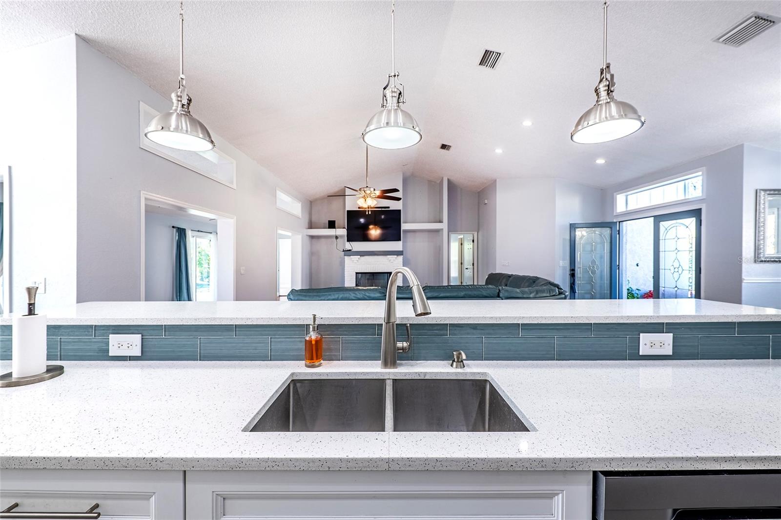 15912 ARMISTEAD LN — photo 20