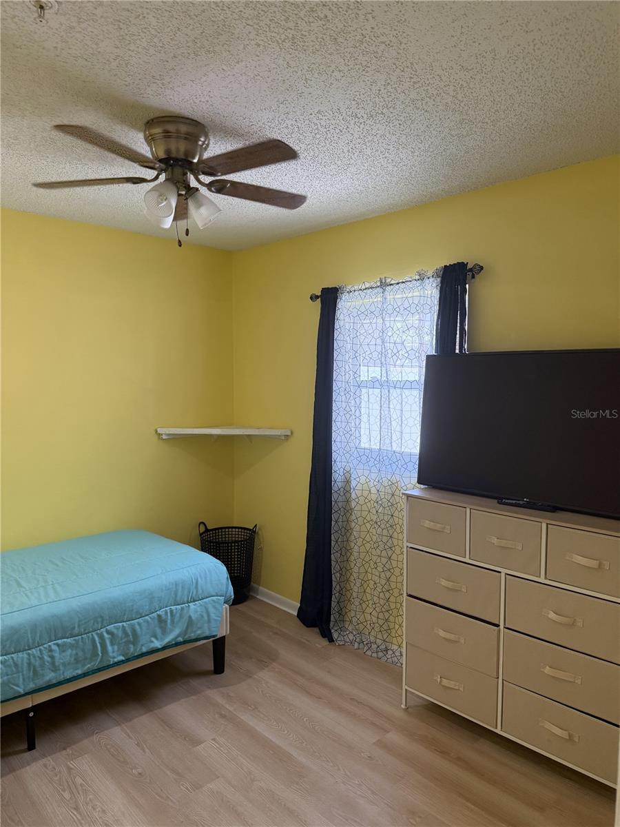 322 REGAL PARK DR — photo 13