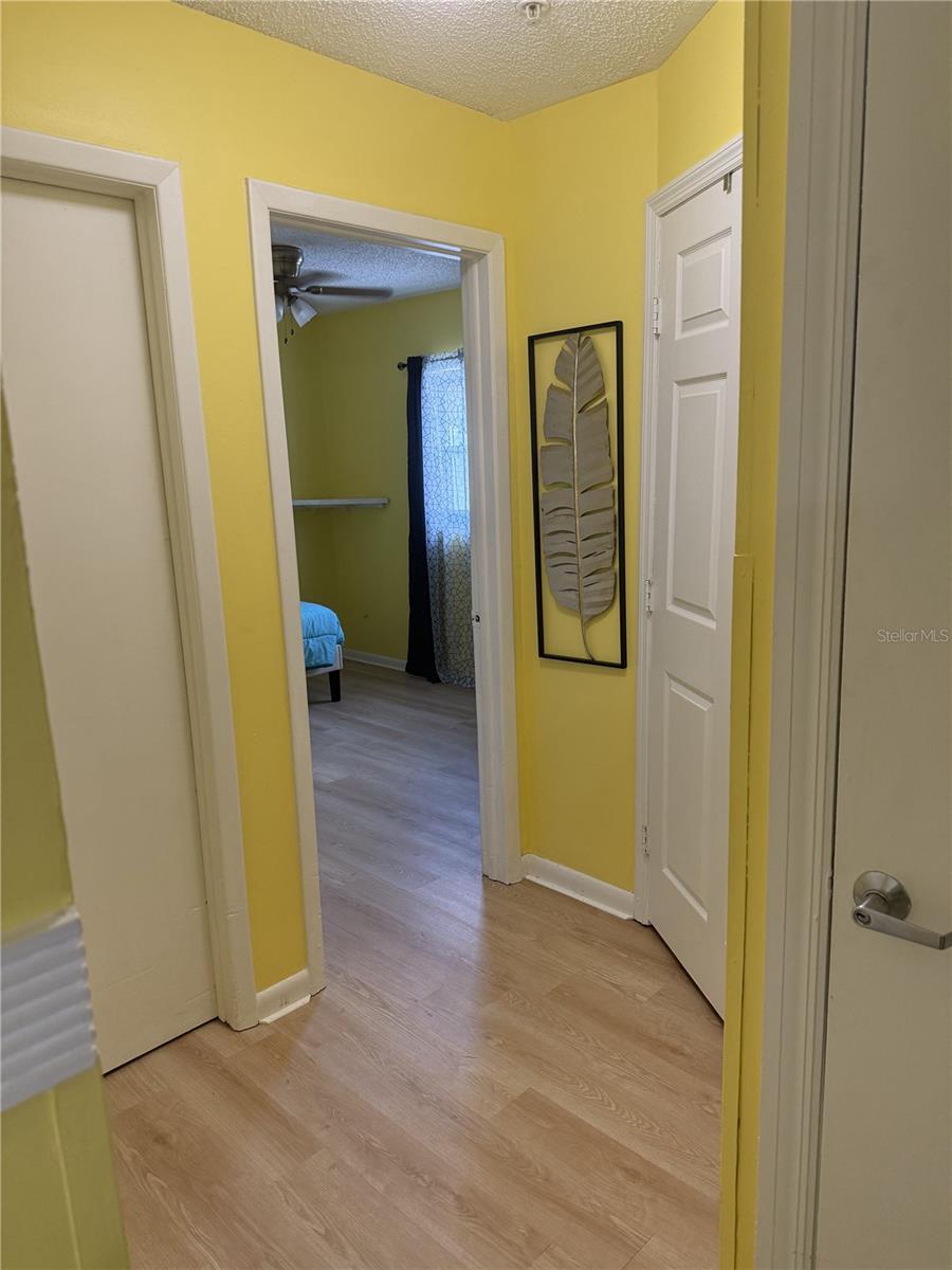 322 REGAL PARK DR — photo 11