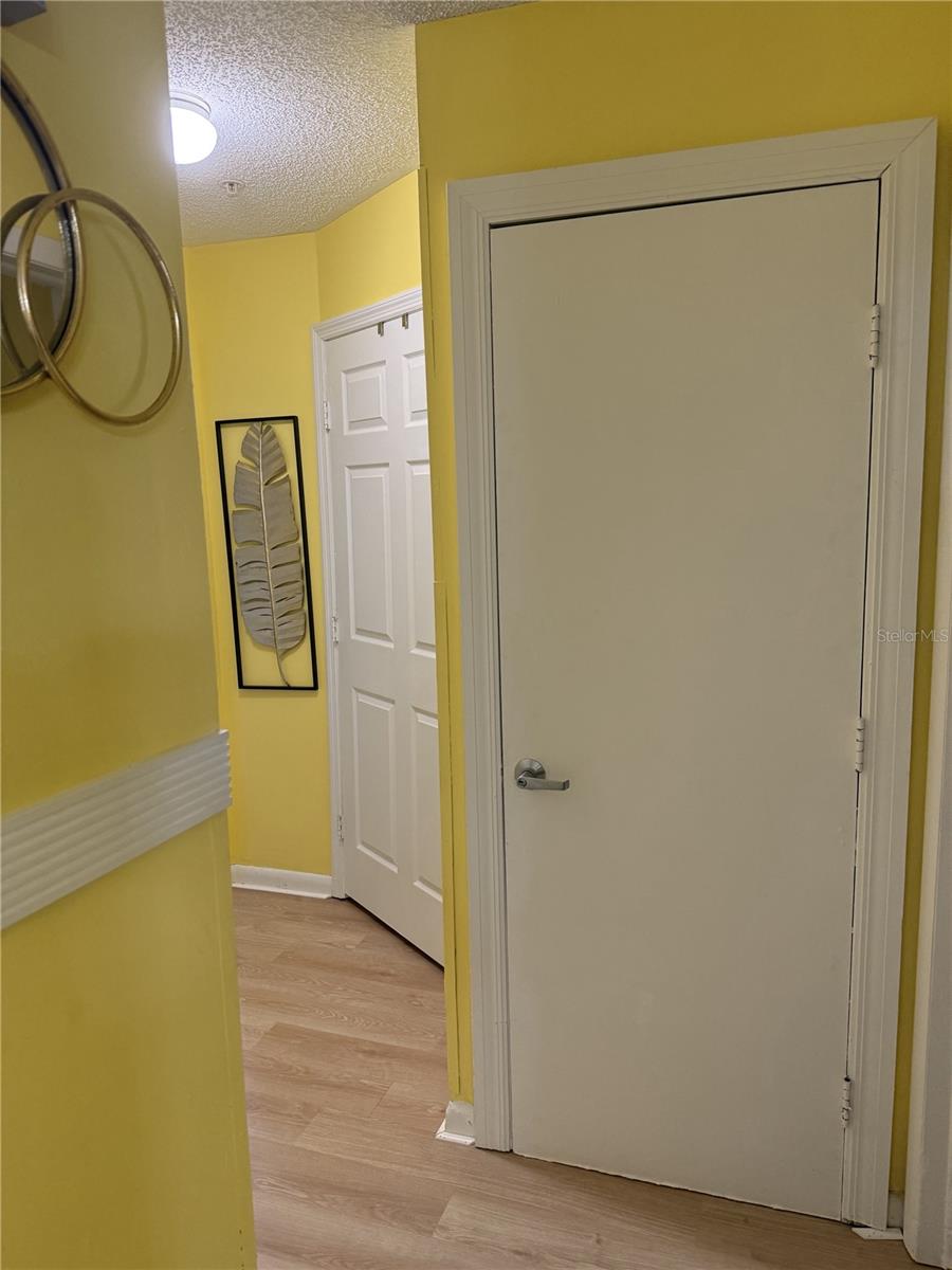 322 REGAL PARK DR — photo 10