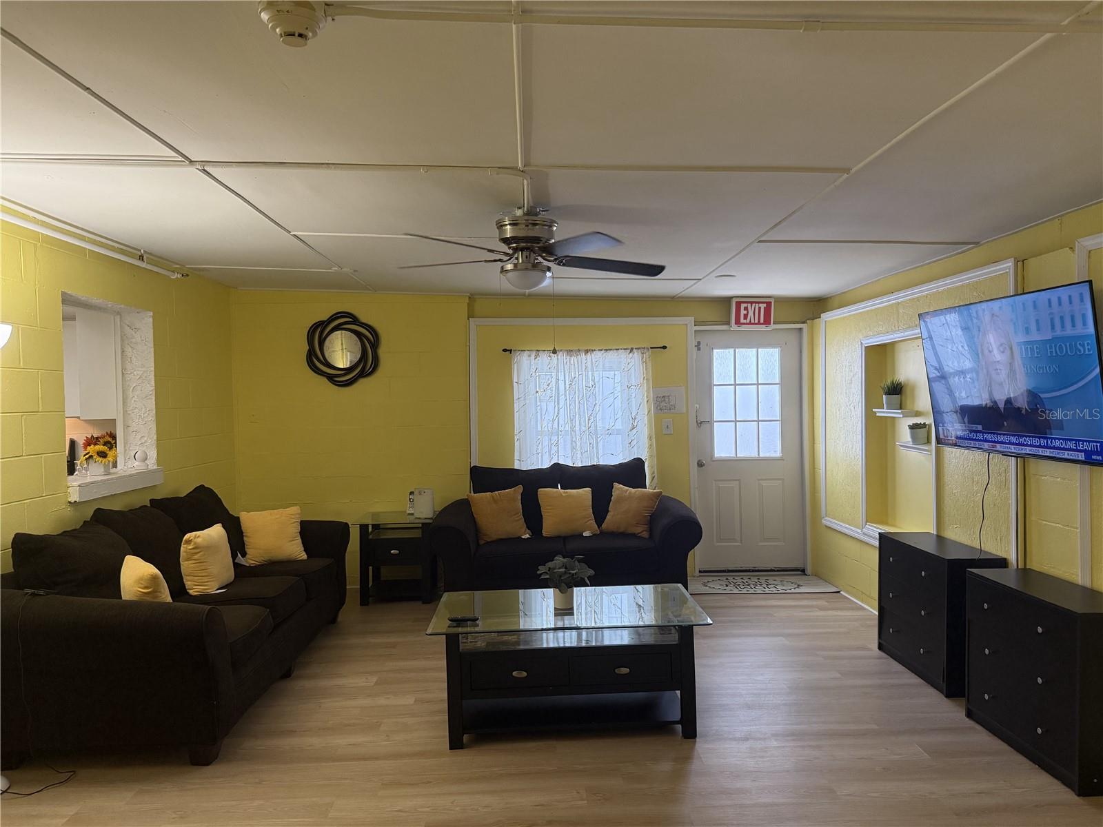 322 REGAL PARK DR — photo 9