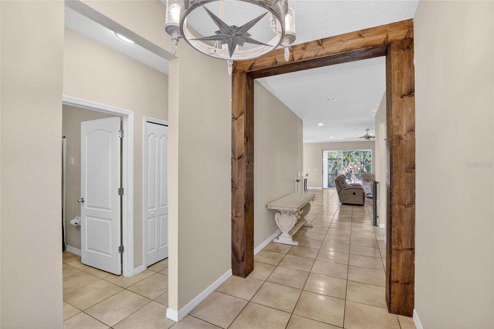 2819 HOLLY BLUFF CT — photo 2