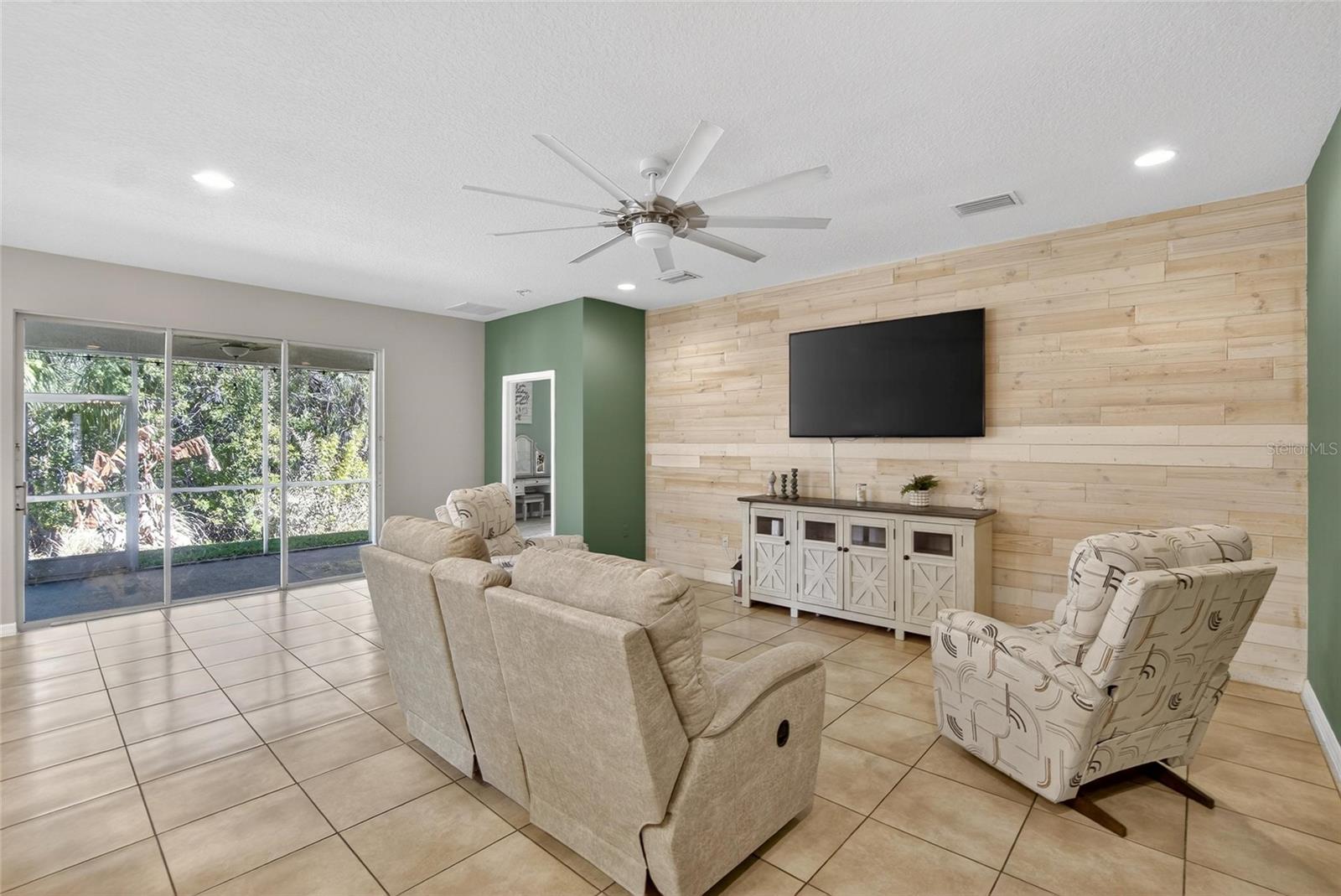 2819 HOLLY BLUFF CT — photo 5