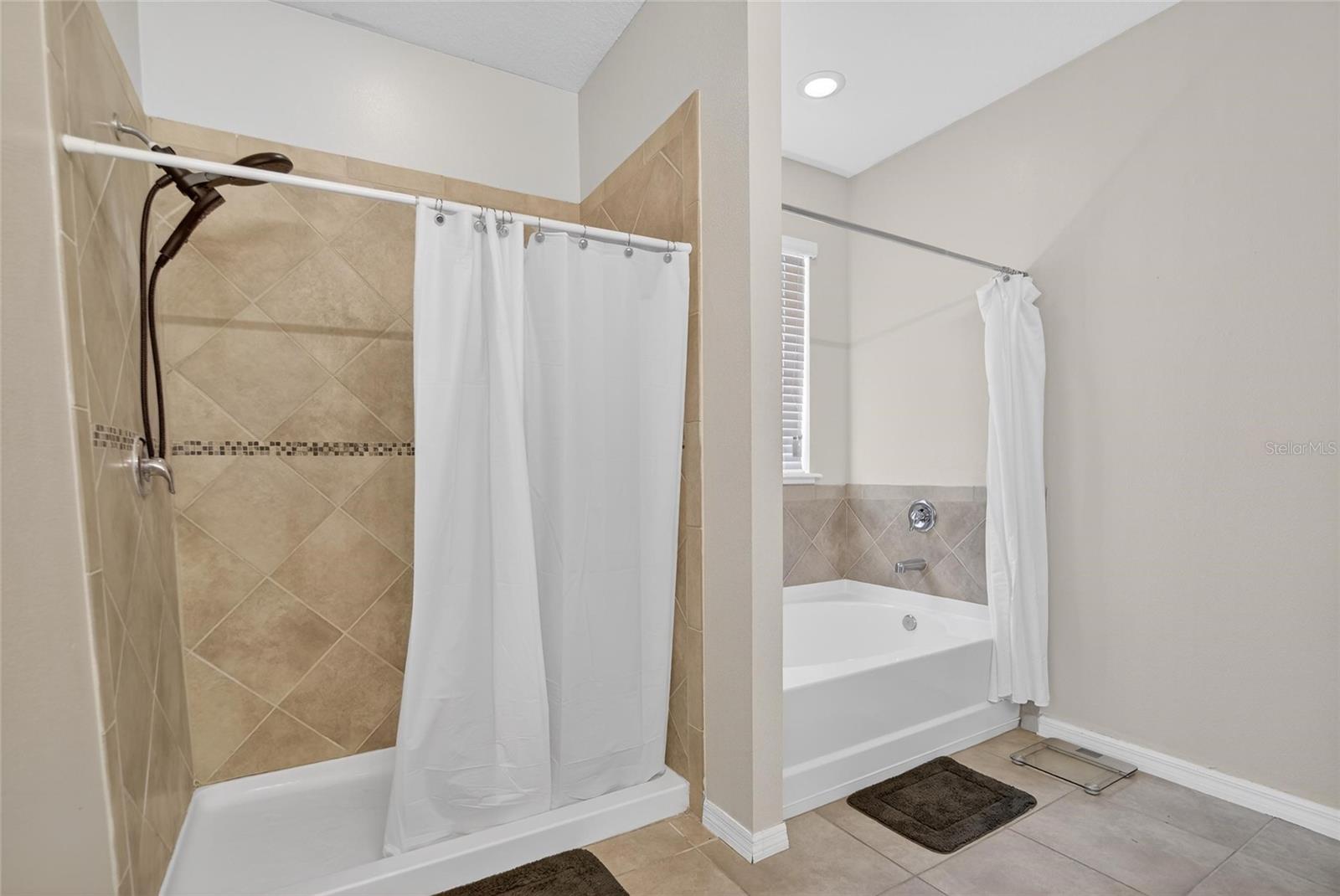 2819 HOLLY BLUFF CT — photo 16