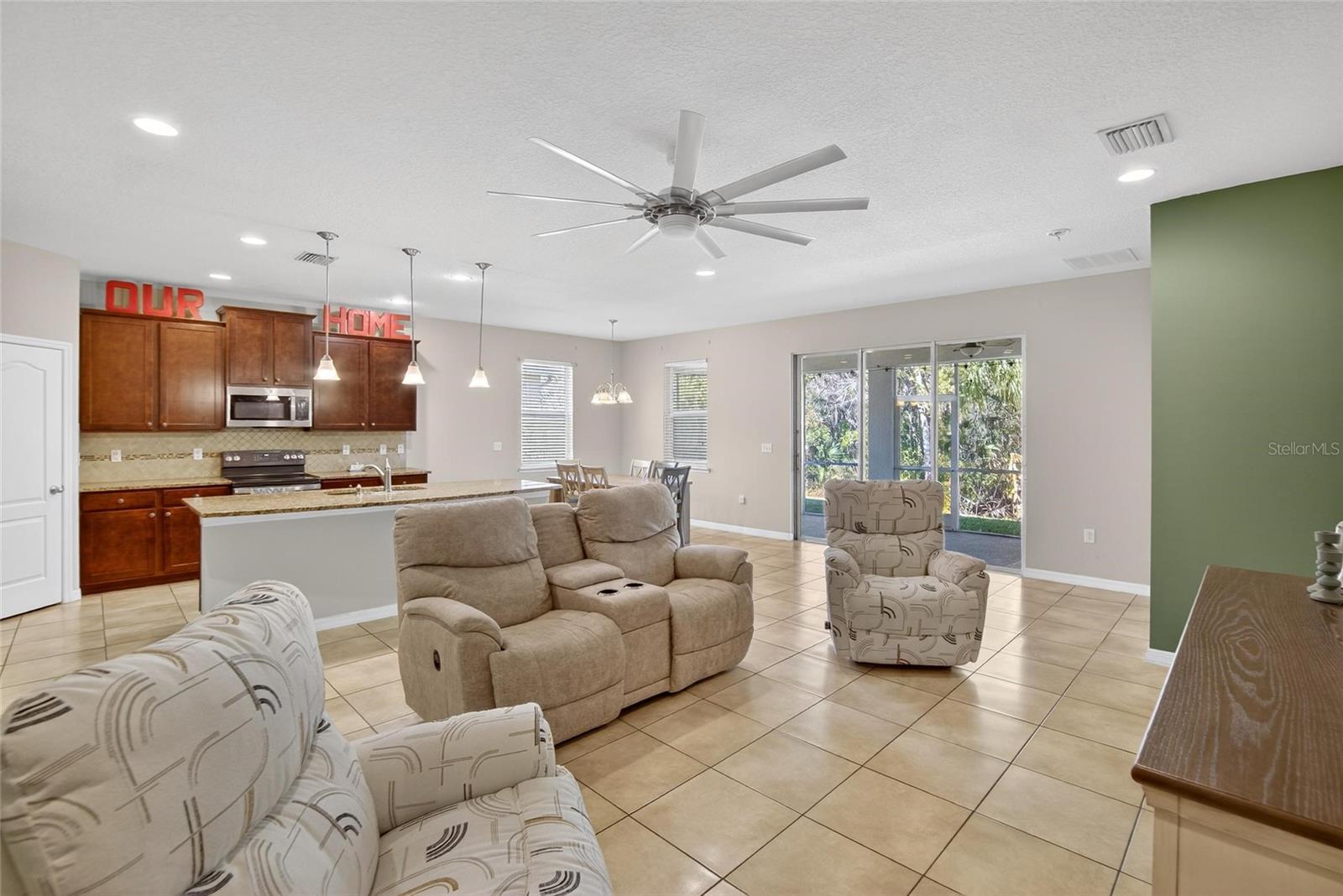 2819 HOLLY BLUFF CT — photo 4