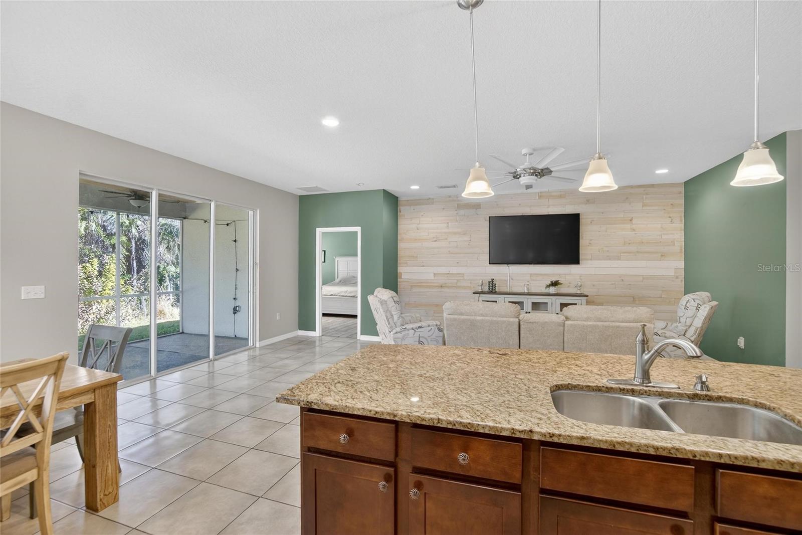 2819 HOLLY BLUFF CT — photo 8