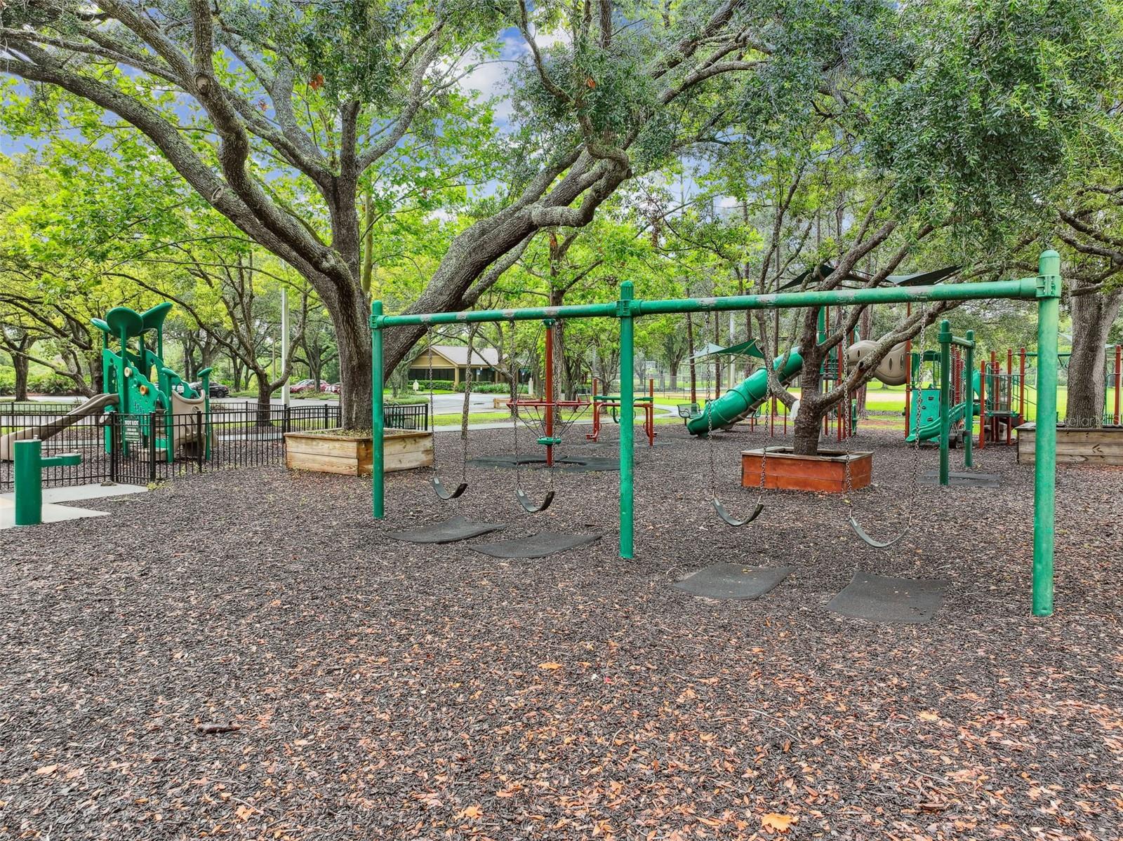 17503 EDINBURGH DR — photo 53