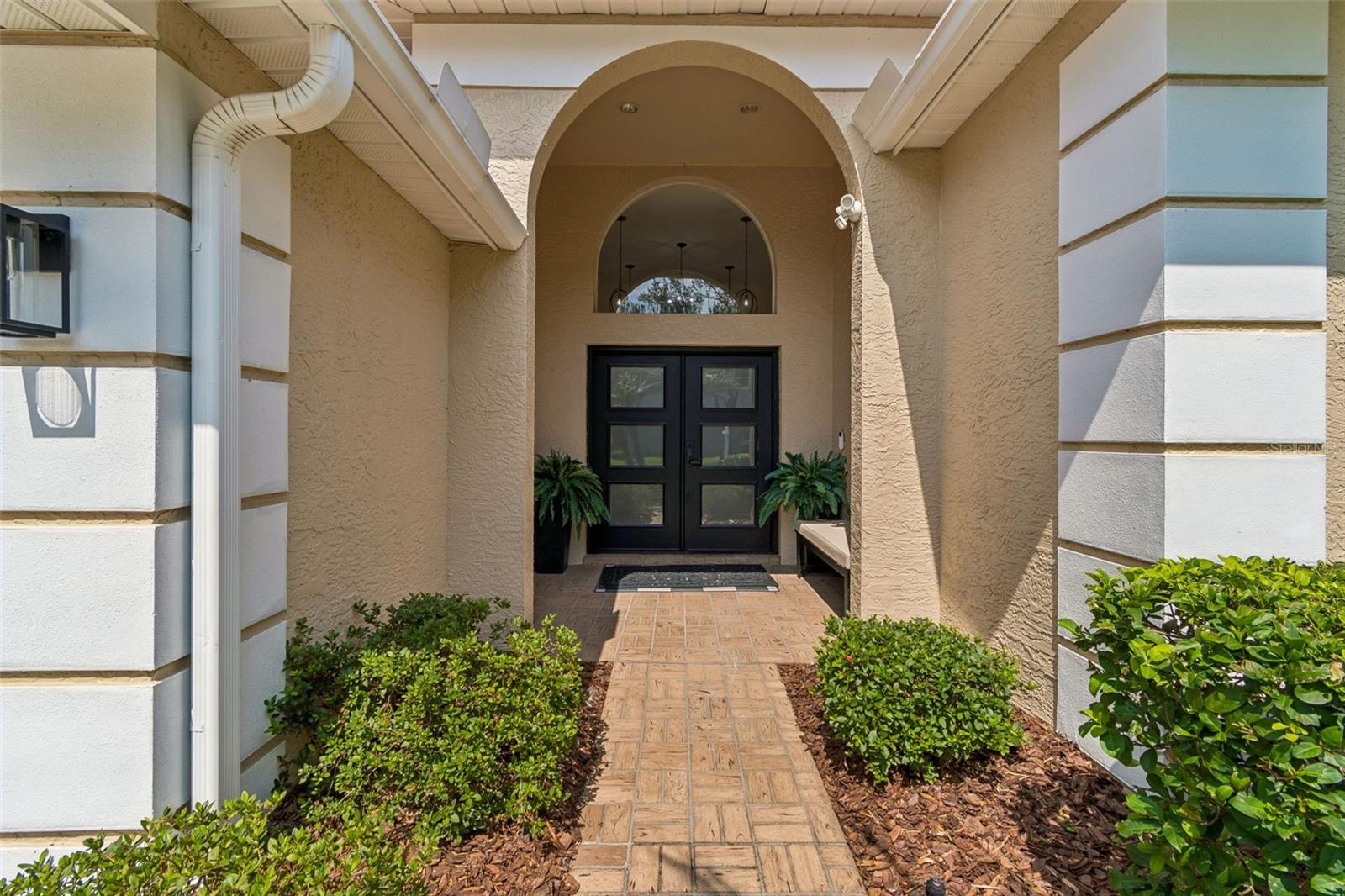 17503 EDINBURGH DR — photo 3