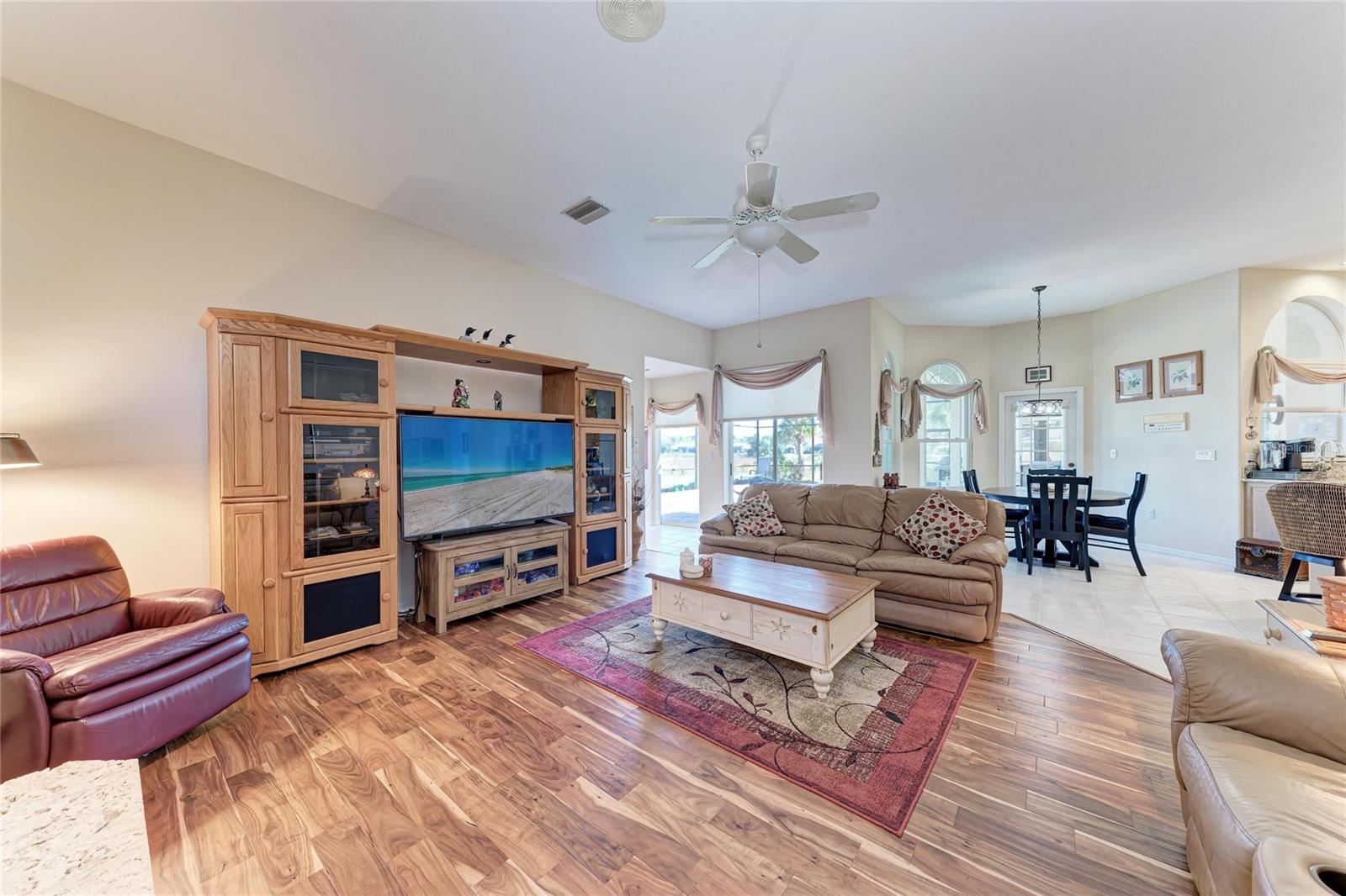 8383 CYPRESS HOLLOW DR — photo 8