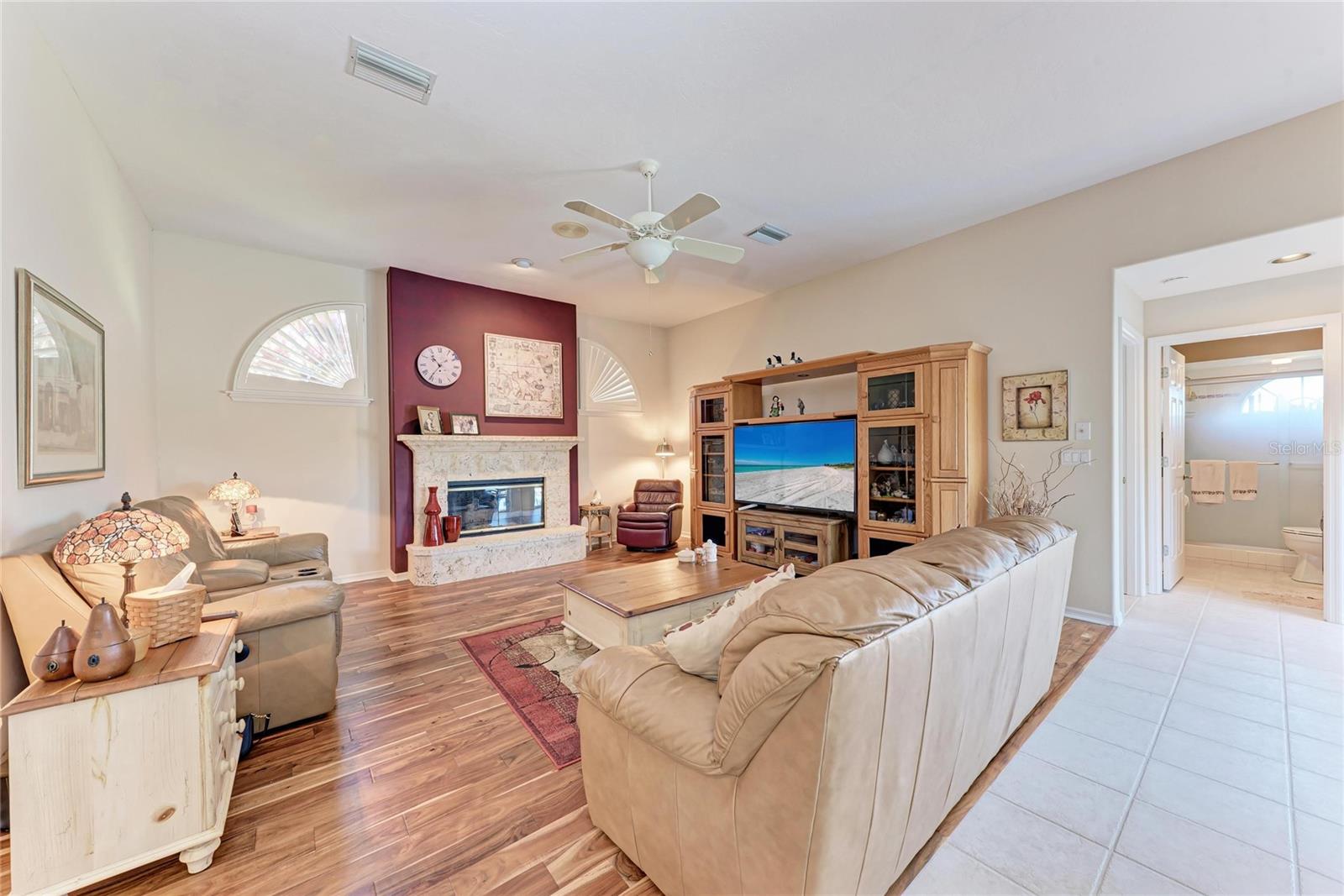 8383 CYPRESS HOLLOW DR — photo 7
