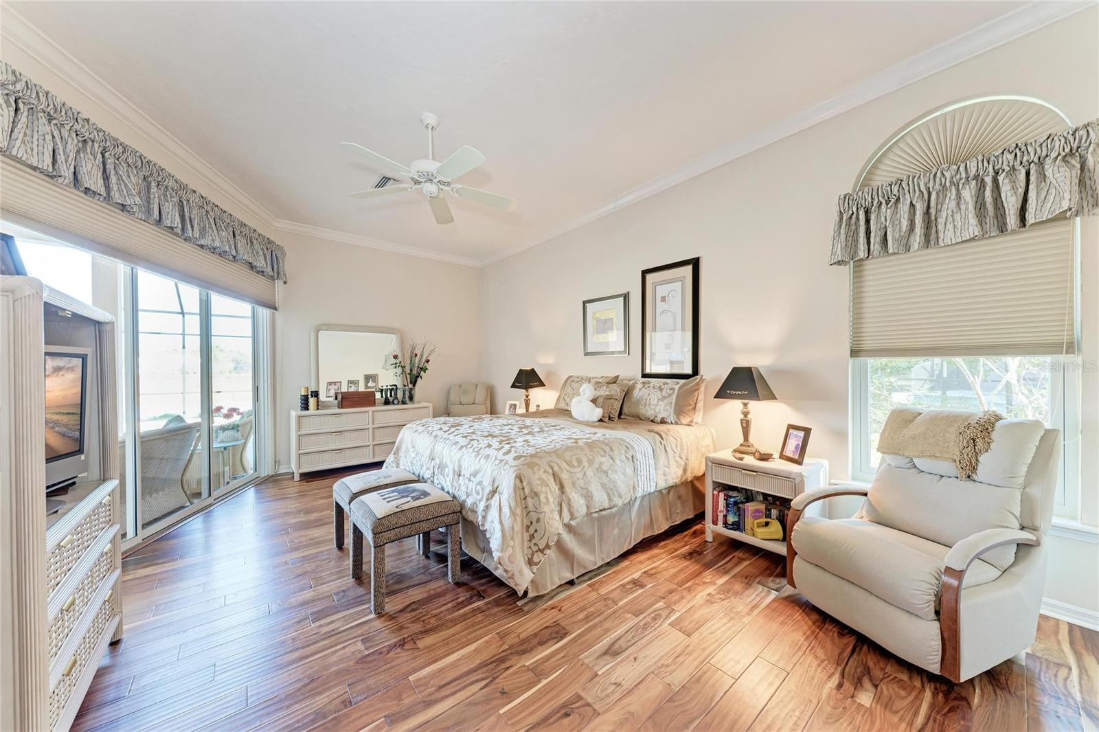 8383 CYPRESS HOLLOW DR — photo 25