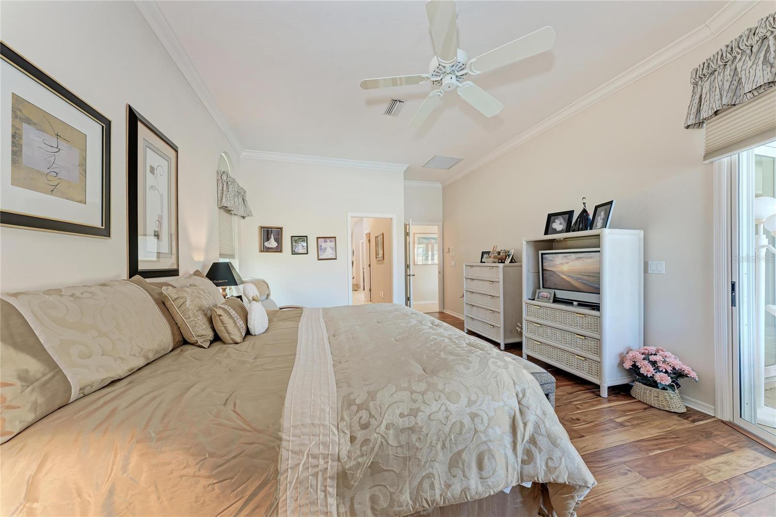 8383 CYPRESS HOLLOW DR — photo 26