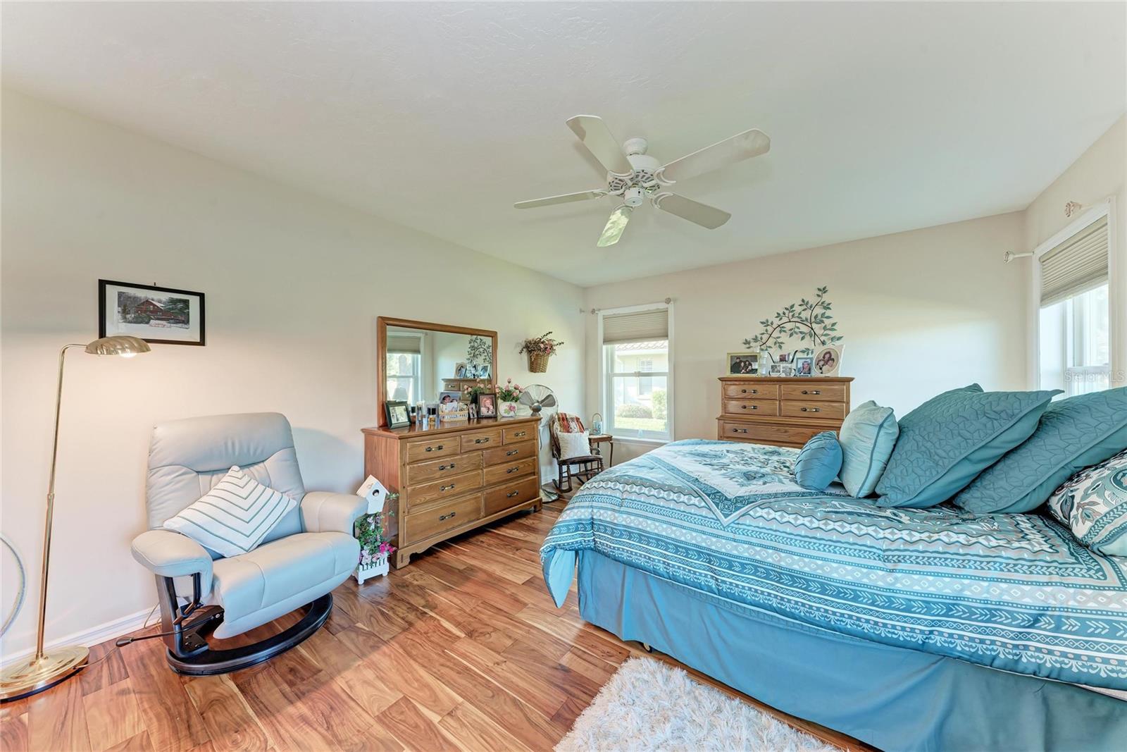 8383 CYPRESS HOLLOW DR — photo 38