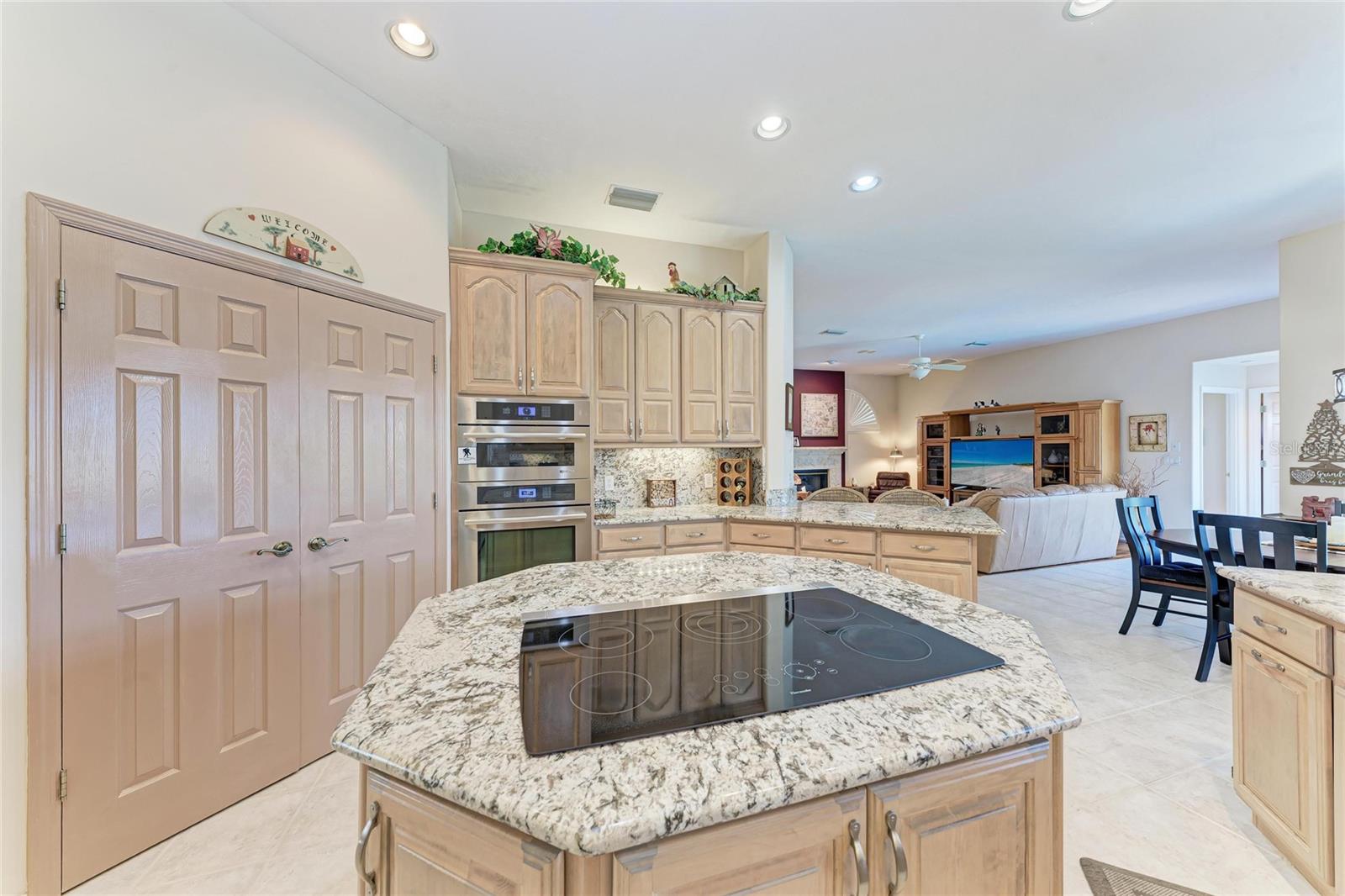 8383 CYPRESS HOLLOW DR — photo 15