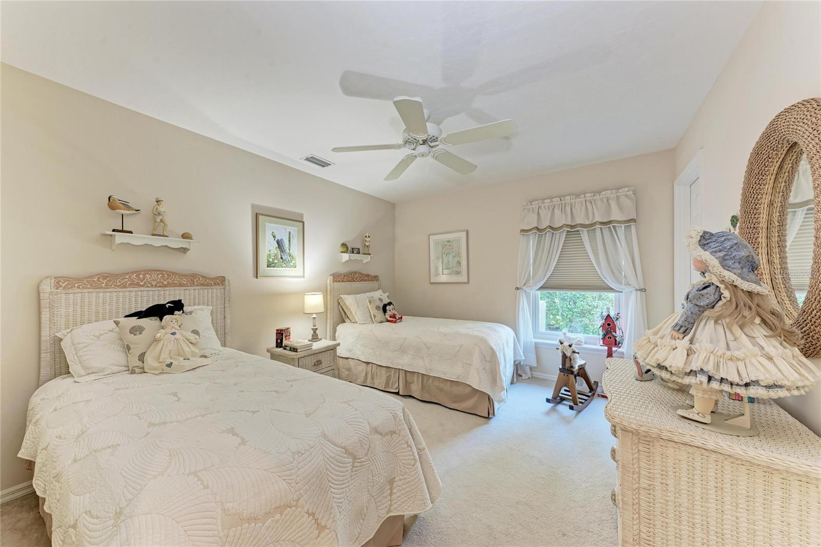 8383 CYPRESS HOLLOW DR — photo 34