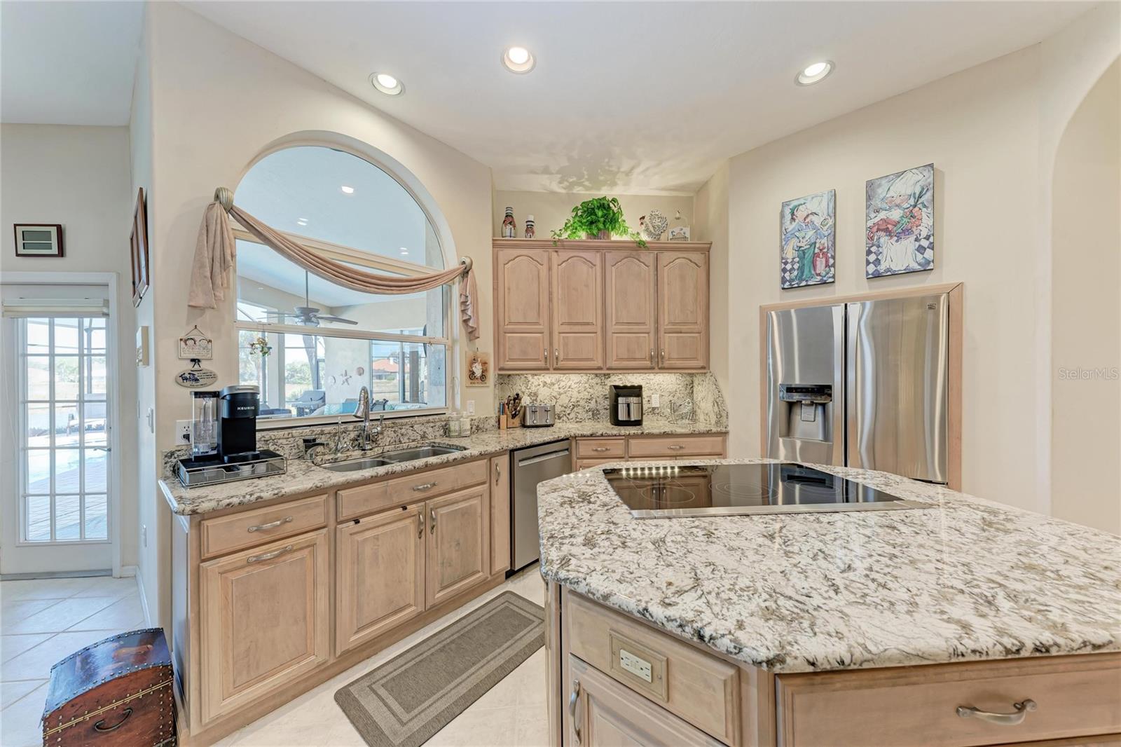8383 CYPRESS HOLLOW DR — photo 17