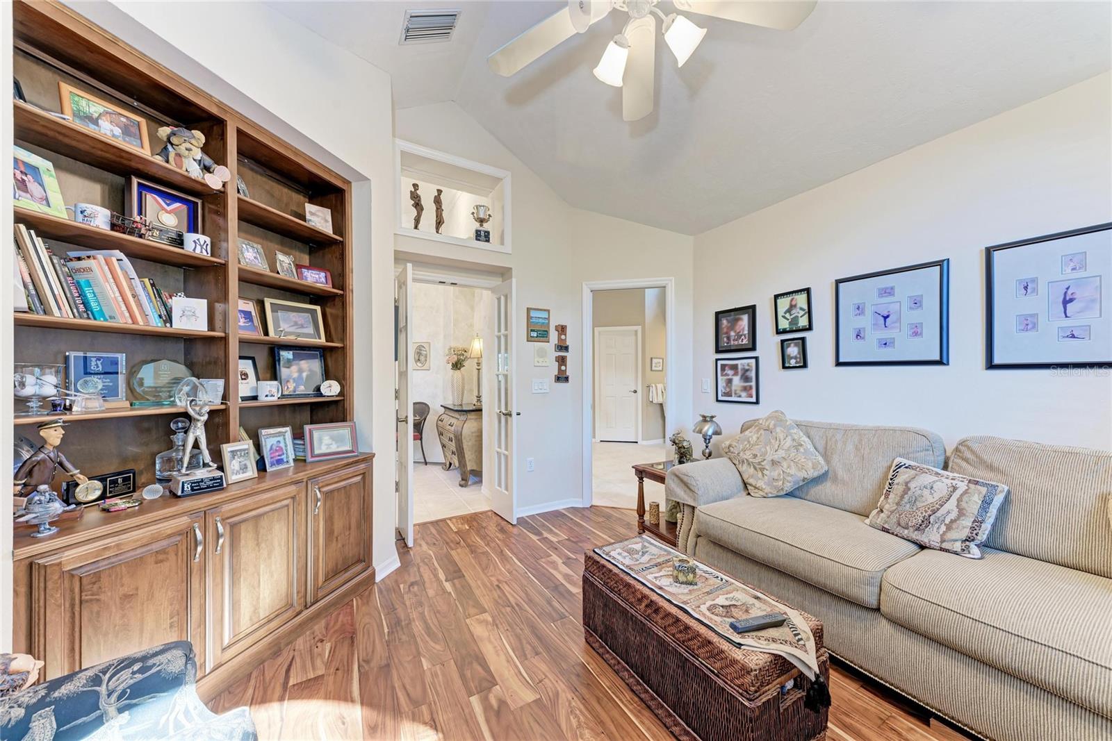 8383 CYPRESS HOLLOW DR — photo 33