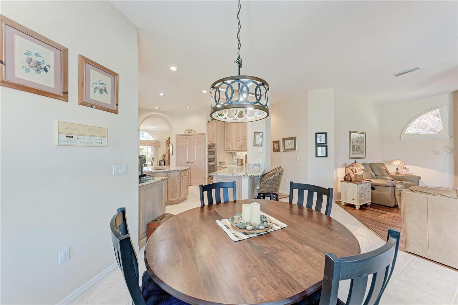 8383 CYPRESS HOLLOW DR — photo 21