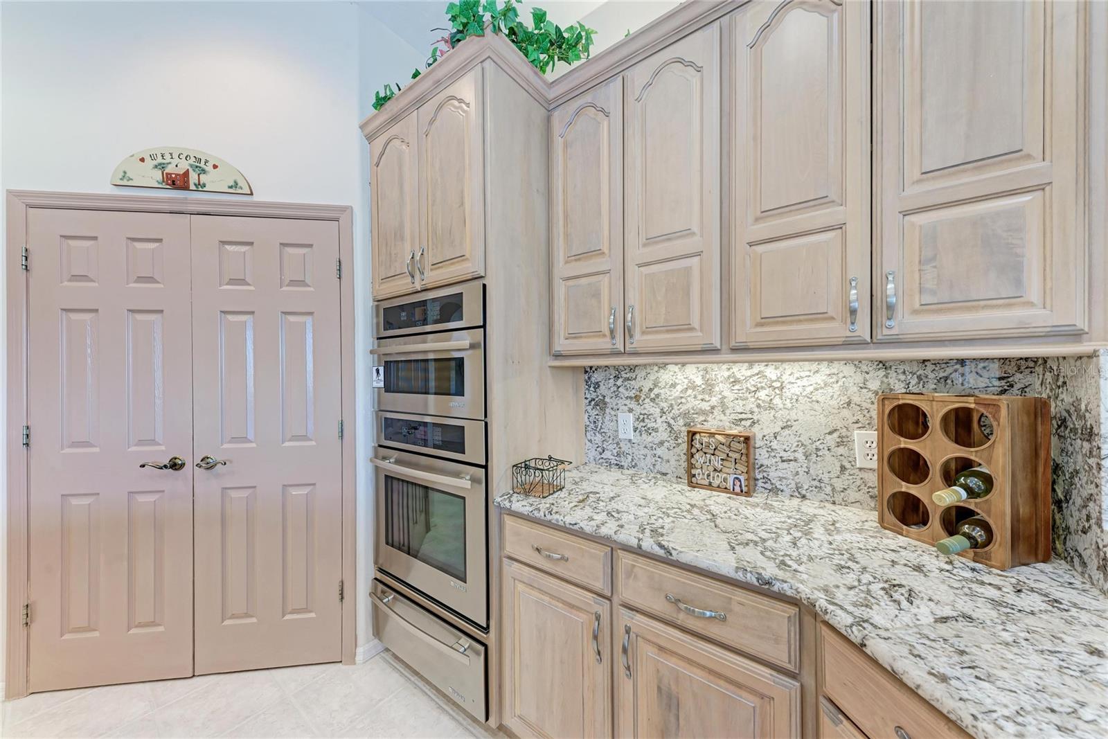 8383 CYPRESS HOLLOW DR — photo 18