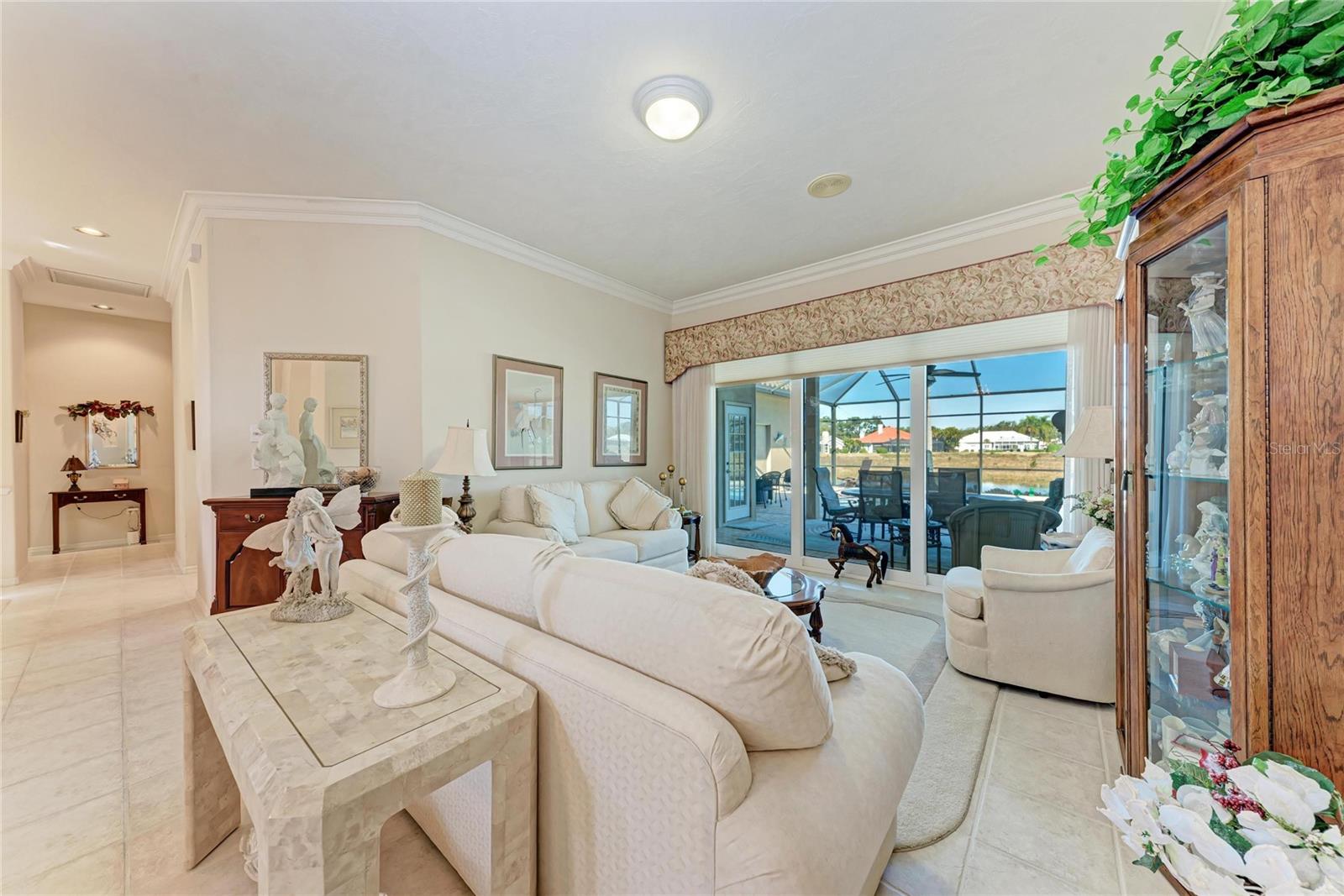 8383 CYPRESS HOLLOW DR — photo 11