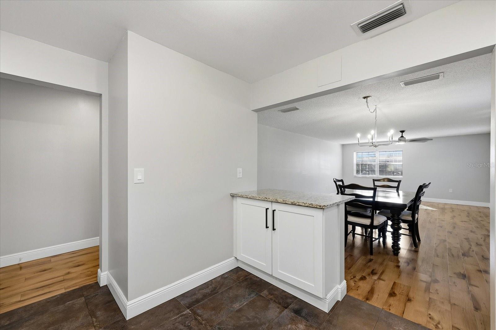 1706 BELLEAIR FOREST DR #128 — photo 6