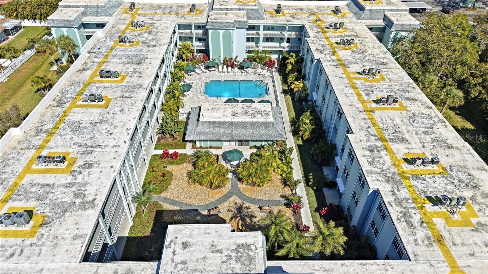 1706 BELLEAIR FOREST DR #128 — photo 43