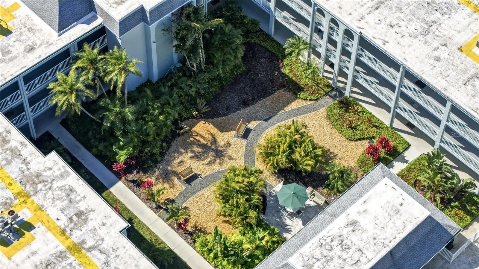 1706 BELLEAIR FOREST DR #128 — photo 32
