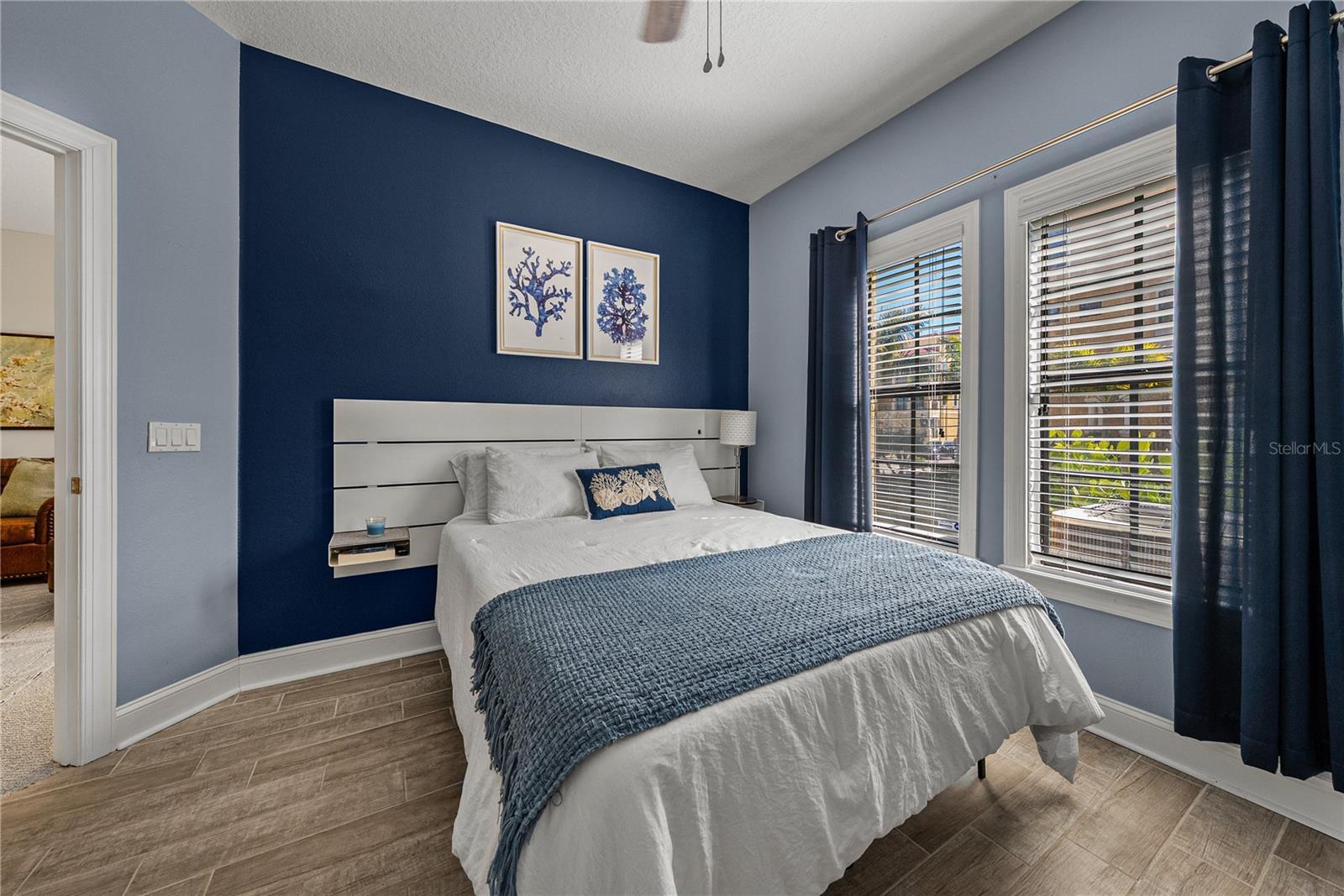 6411 MAYRA SHORES LN — photo 9