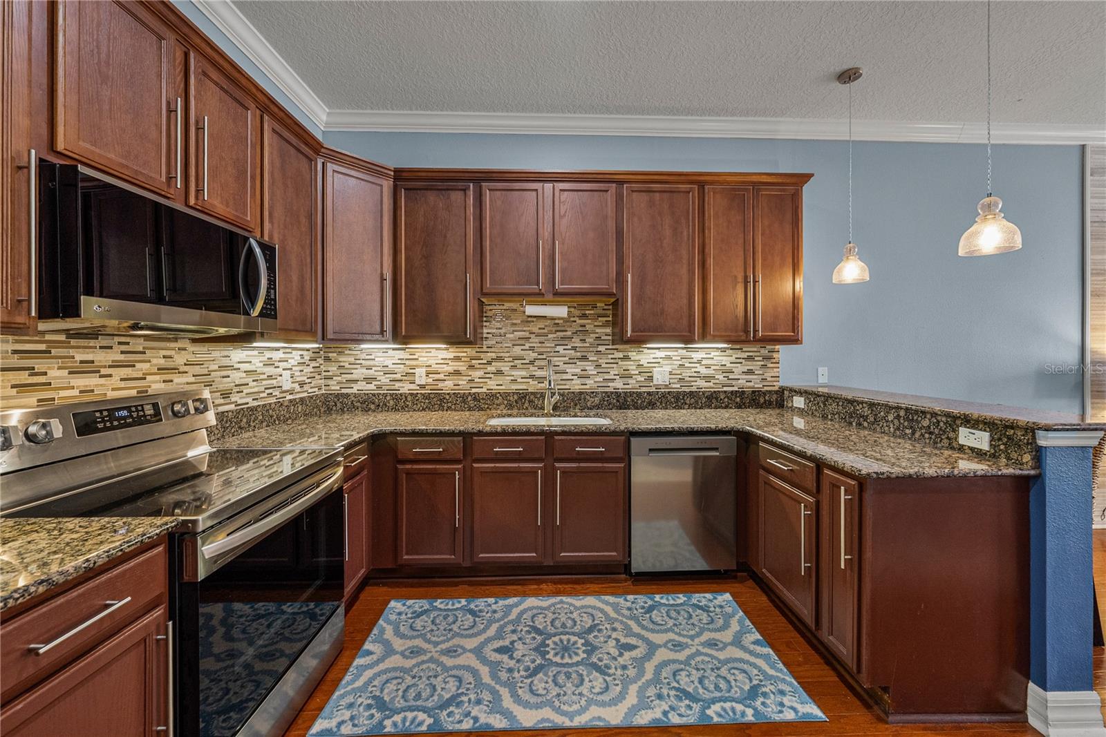 6411 MAYRA SHORES LN — photo 19