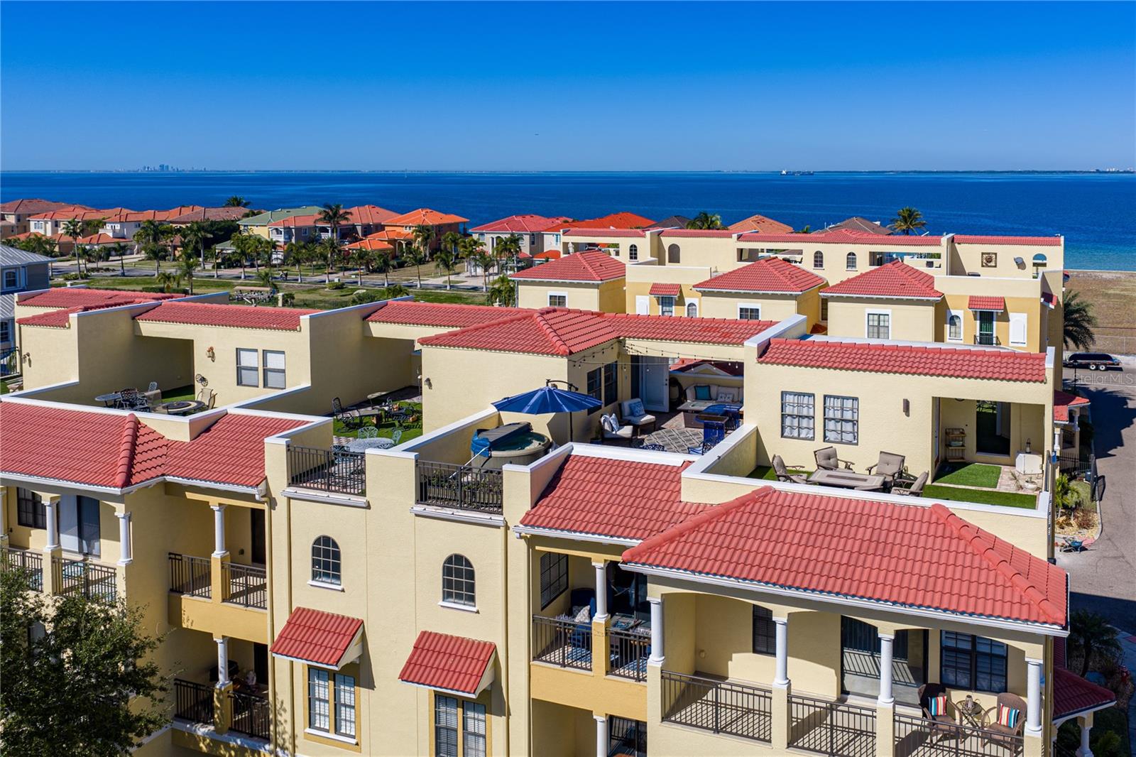 6411 MAYRA SHORES LN — photo 3
