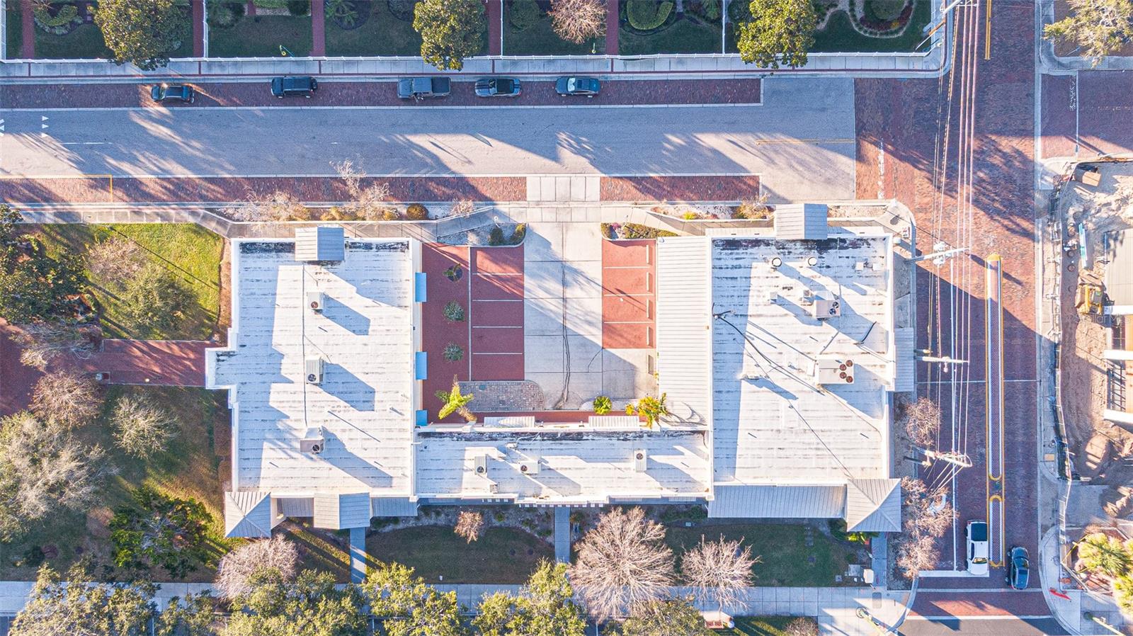 351 W BAY DR — photo 8