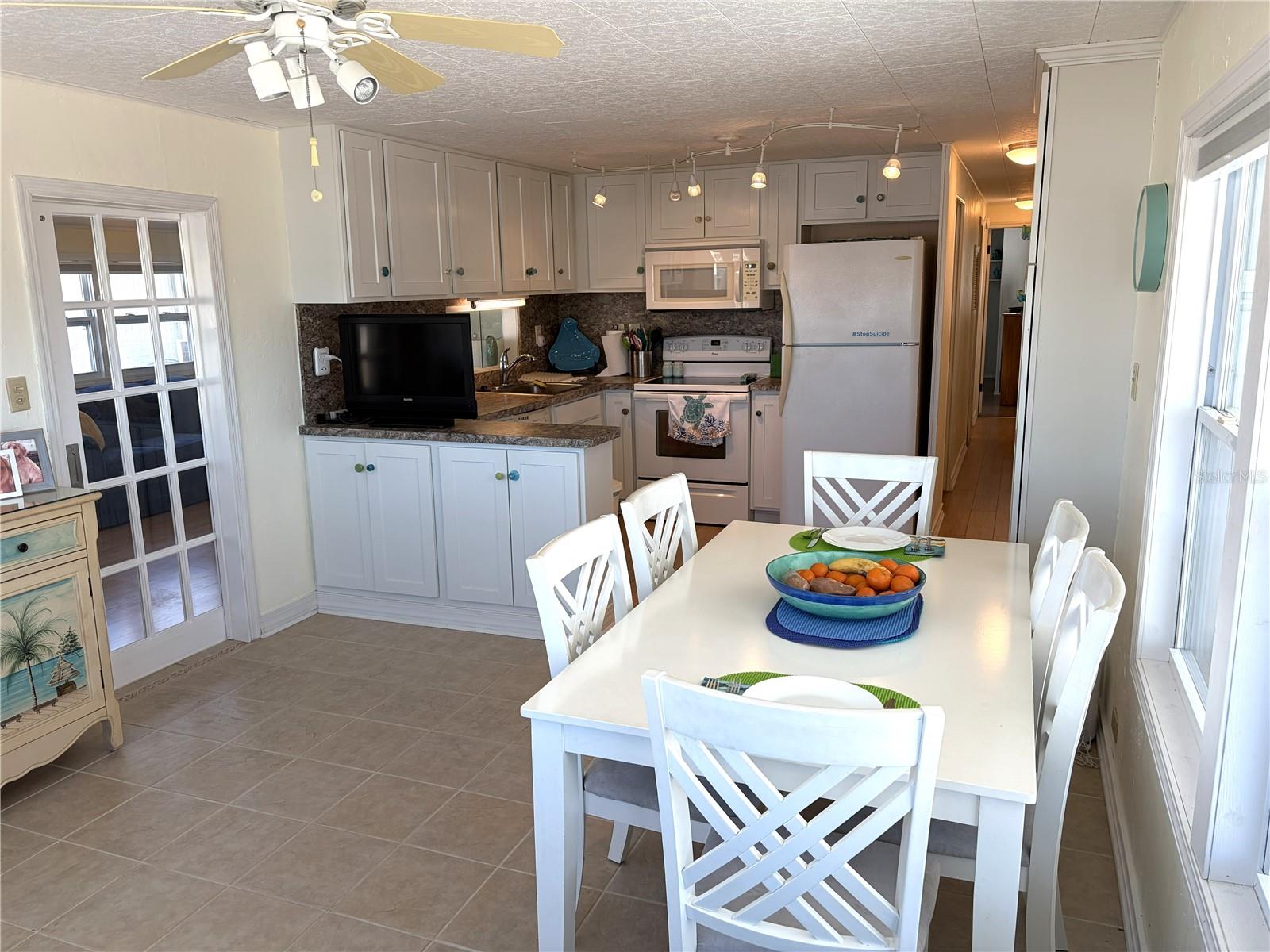 1862 PALM SPRINGS ST — photo 15