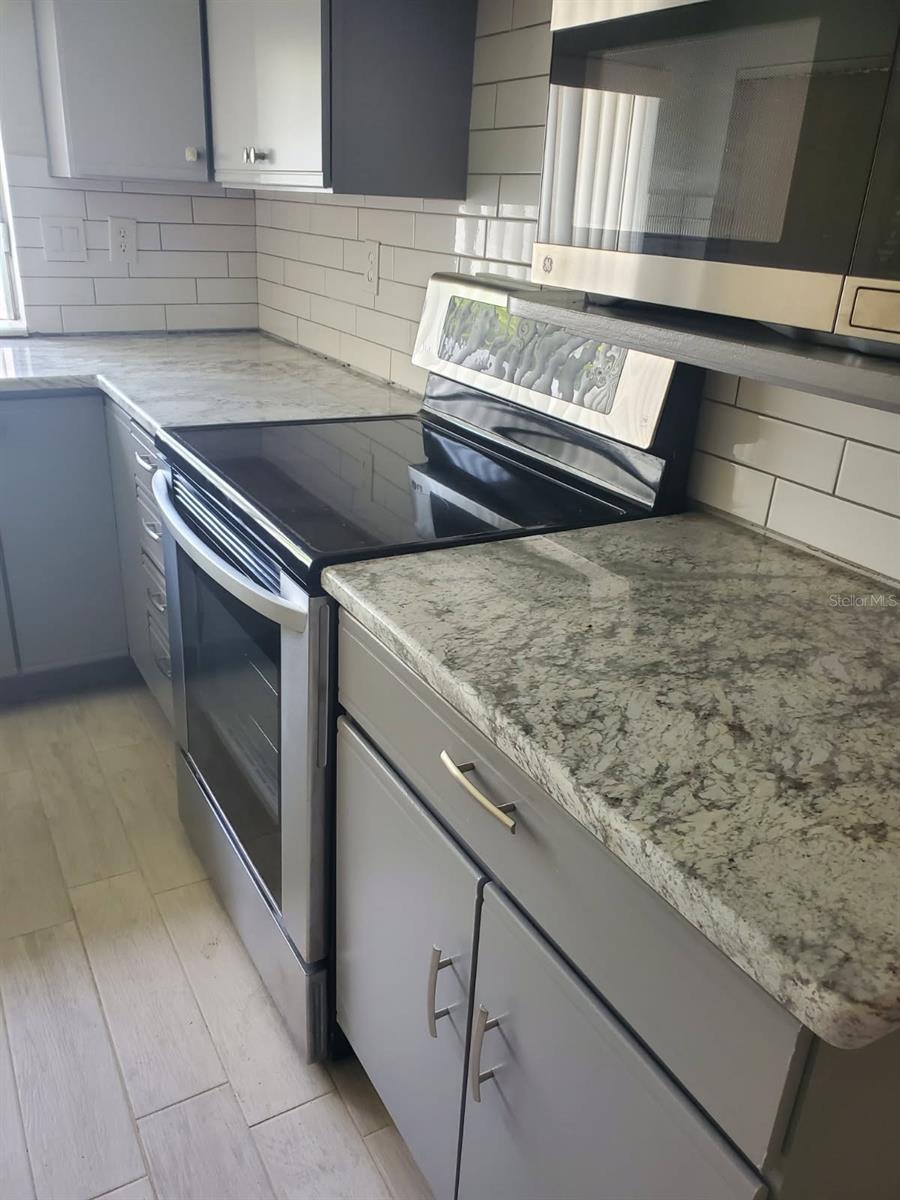 8504 WAGON WHEEL LN — photo 8